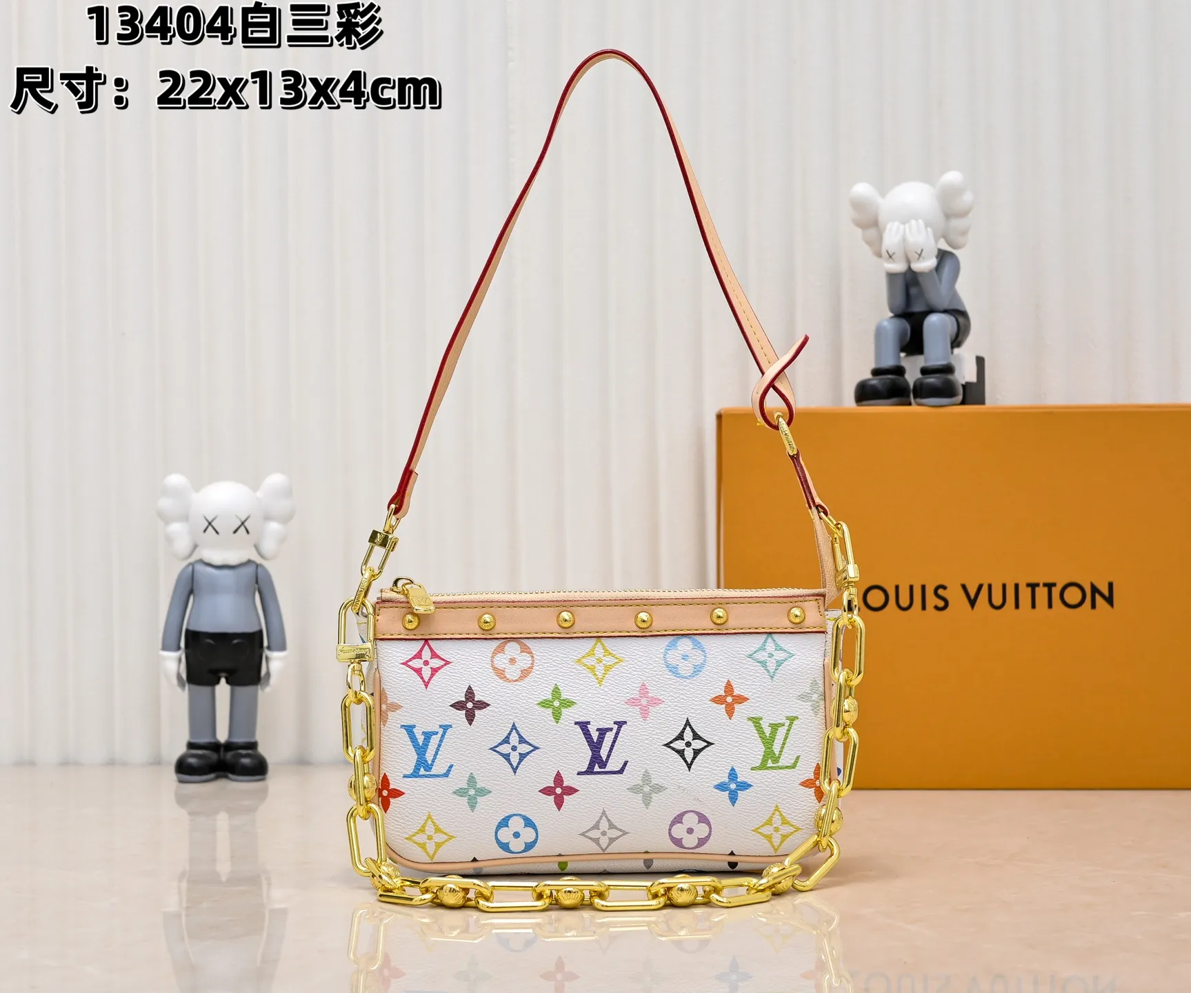 Batch 280💰M13404 Black color White color This Pochette Accessoires handbag is made of coated canvas, with colorful Monogram patterns to interpret the smart style of the Louis Vuitton×Takashi Murakami cross-border collaboration series. Calf leather trim and dazzling hardware add to the sophisticated details, while the detachable shoulder strap and chain provide flexible carry. Size: 22x13x4cm