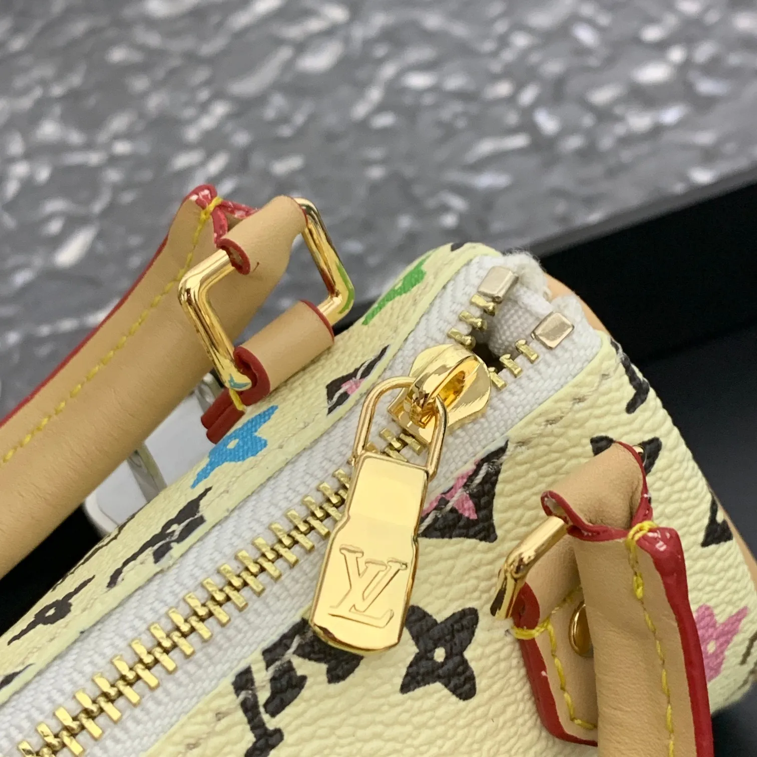 💰200 shipped😍 MINI KEEPALL bag charm and keychain ☀️Louis Vuitton Louis Vuitton lv mini pillow bag pendant ☀️This Mini Keepall bag charm and keychain condenses the classic handbag configuration, boldly showing the spirit of adventure. Monogram canvas with LV inscribed hook buckle, whether hung on a belt or handbag, its zipper closure and built-in keychain ensure secure storage