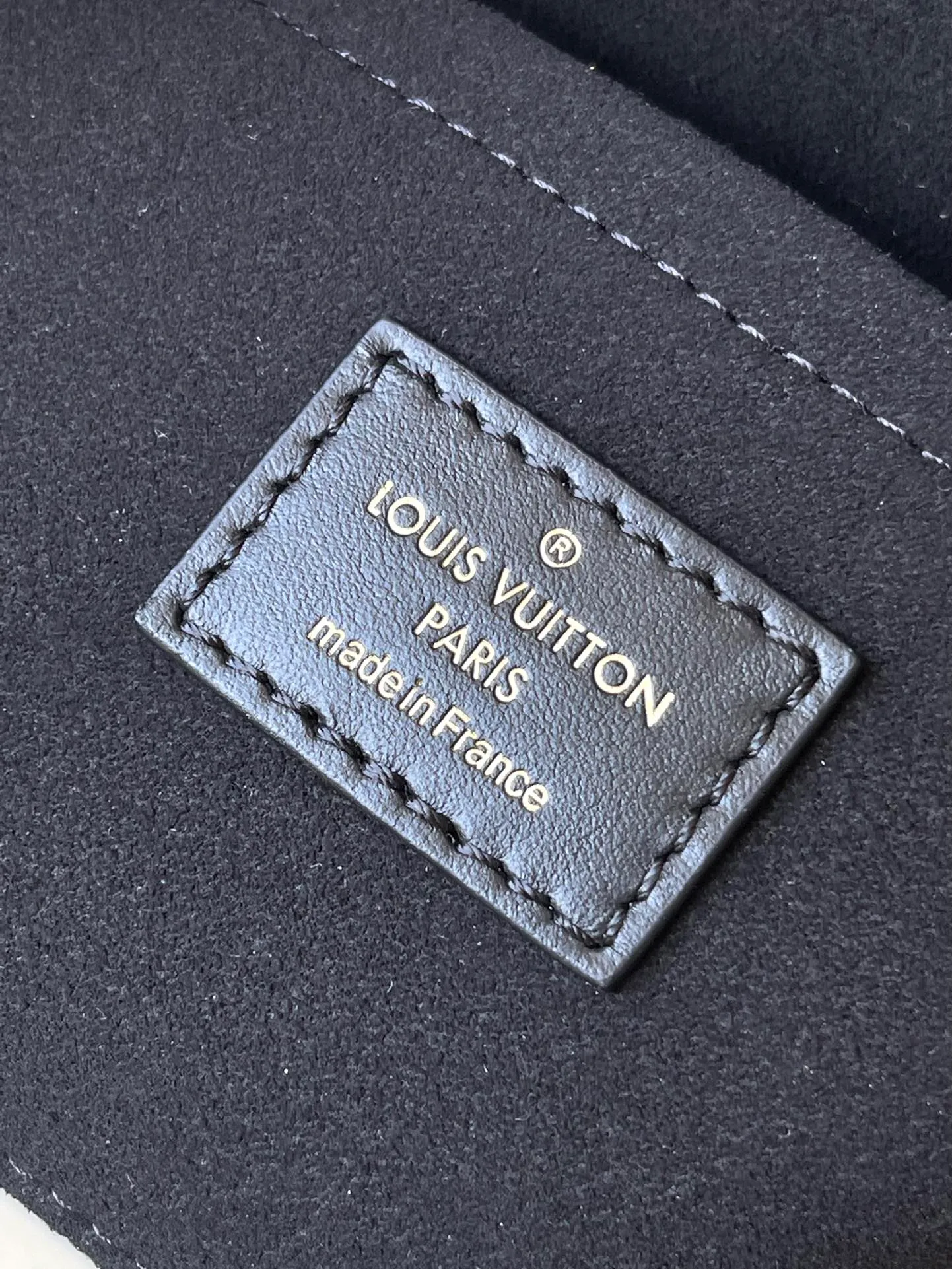 💰740 Top original order M44141 supports counter inspection. The photo taken of duty-free goods is consistent with the product and has not been unpacked. This product is an exclusive duty-free product in the market and is the highest-end product. Inspection is supported. This product has passed strict inspection and is flawless. Please wear gloves when touching the product. This product is not returnable or exchangeable. Please confirm the product first and then remove the label on the handle. This product is temporarily not open to the public, only regular customers, and is in short supply. Dimensions: 20 x 16.0 x 7.5 cm