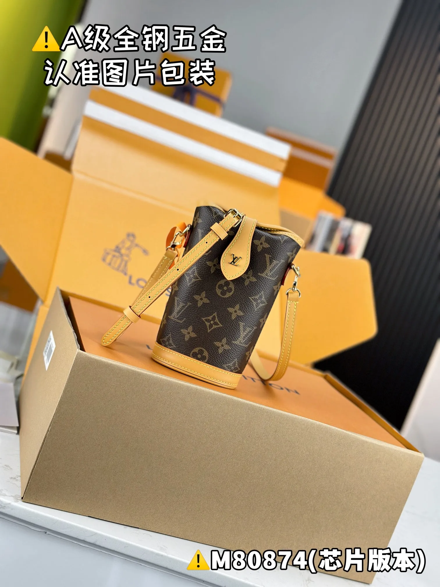 💰1240｛Authentic grade｝【Special grade MB high elastic fabric】FOLD ME Clutch Model: M80874 Material: A+ grade all steel hardware, imported high elastic fabric Packaging: Full set of special grade duty-free MB packaging Dimensions: 14.5 x 18 x 6.5 cm