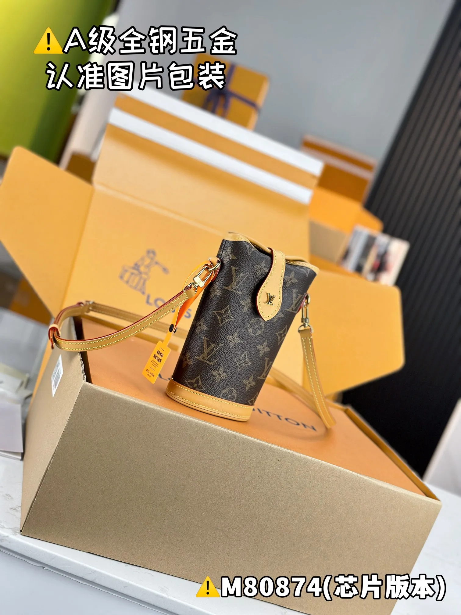 💰1240｛Authentic grade｝【Special grade MB high elastic fabric】FOLD ME Clutch Model: M80874 Material: A+ grade all steel hardware, imported high elastic fabric Packaging: Full set of special grade duty-free MB packaging Dimensions: 14.5 x 18 x 6.5 cm
