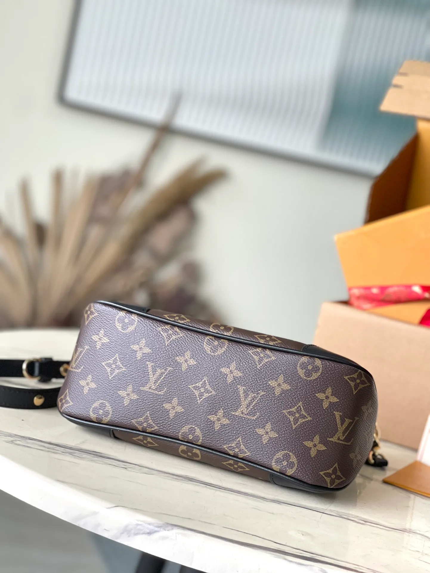 💰800 (steel chain) top original single M45831, black leather, hand-held, cross-body, armpit, back and other uses in one [good] showing a casual, versatile and gentle style, no pressure for daily outings, practical style with eyes closed😝Size: 29×9.5×16cm
