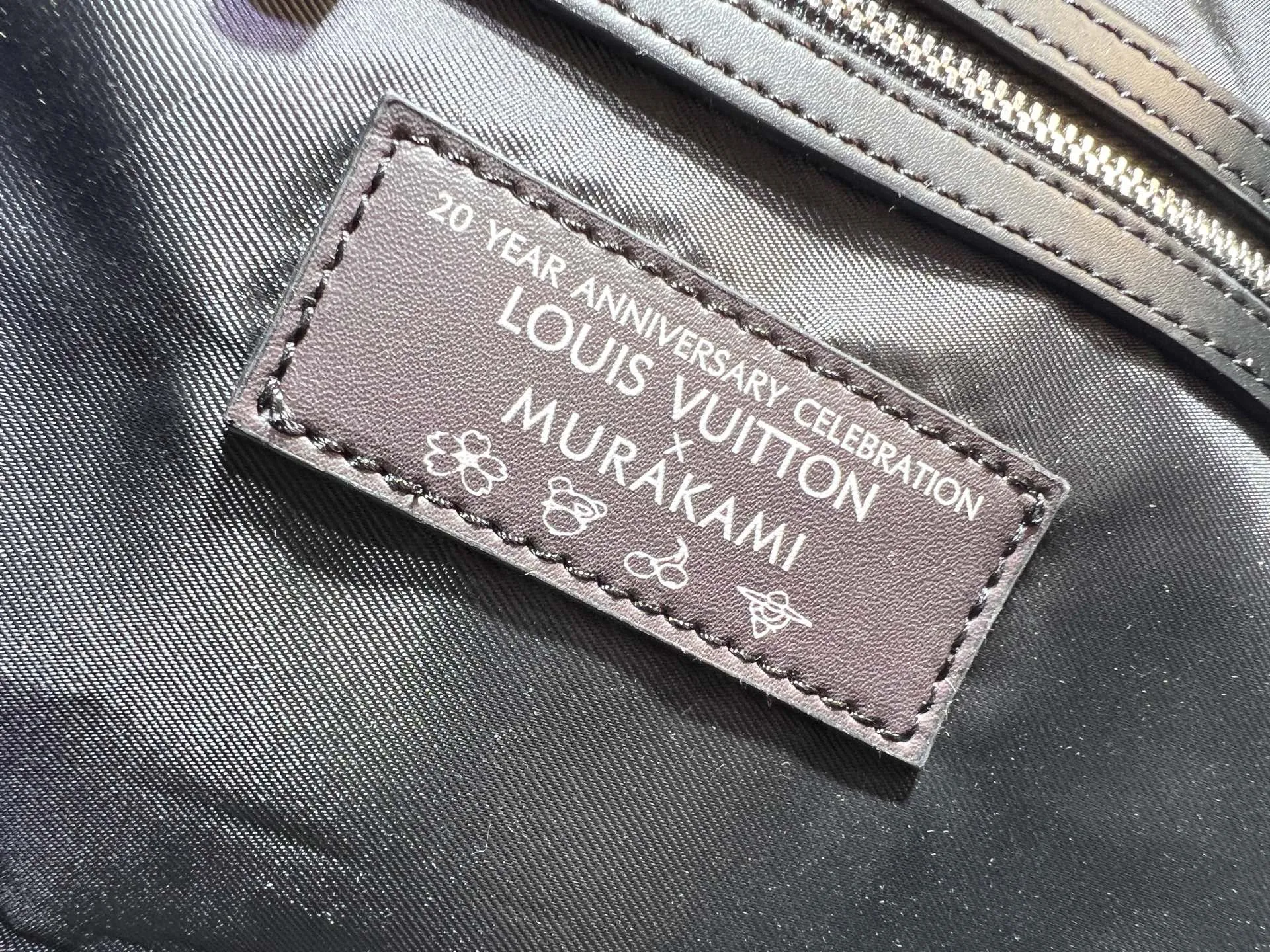 Batch 420💰New arrival M13745 41416 black color white color 33 color series LV2025 spring and summer and Takashi Murakami joint model Fashion is a cycle to celebrate the 20th anniversary of the joint name Size: 50.0X29.0X23.0cm