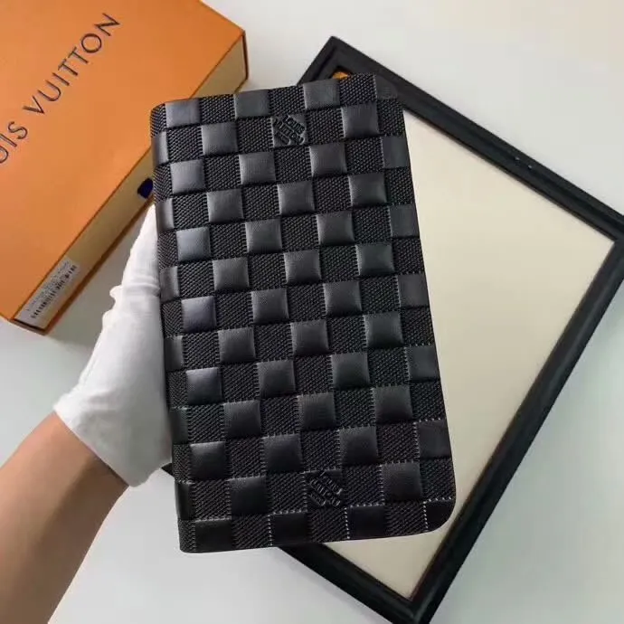 80 model number: M2012! LV Men's Double Pull Clutch [Size] 21.11.5 This exquisite Monogram canvas double pull wallet has a practical and spacious design that can hold credit cards, documents, change, banknotes, check books and pens. Zipper closure, zippered coin compartment for bills and passport, shiny gold-tone hardware.