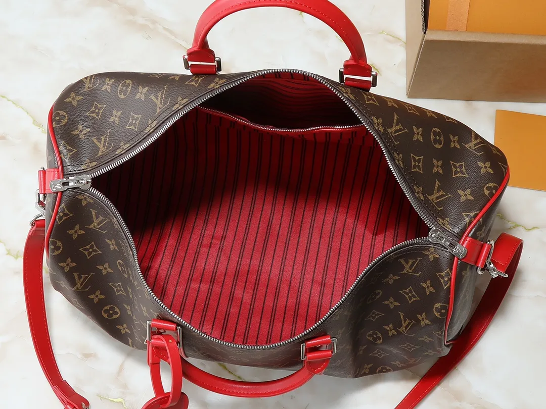 💰320💰Upgraded original M46771 yellow M46775 purple M46772 blue M46769 red M46770 orange M46774 green M46773 rose red This Keepall Bandoulière 50 travel bag is made of Monogram Macassar canvas, which simultaneously renders bright colors for the side straps, nameplate, fabric lining and top leather handle. The size of your carry-on luggage hides plenty of space. 50.0 x 29.0 x 23.0 cm (length x height x width)