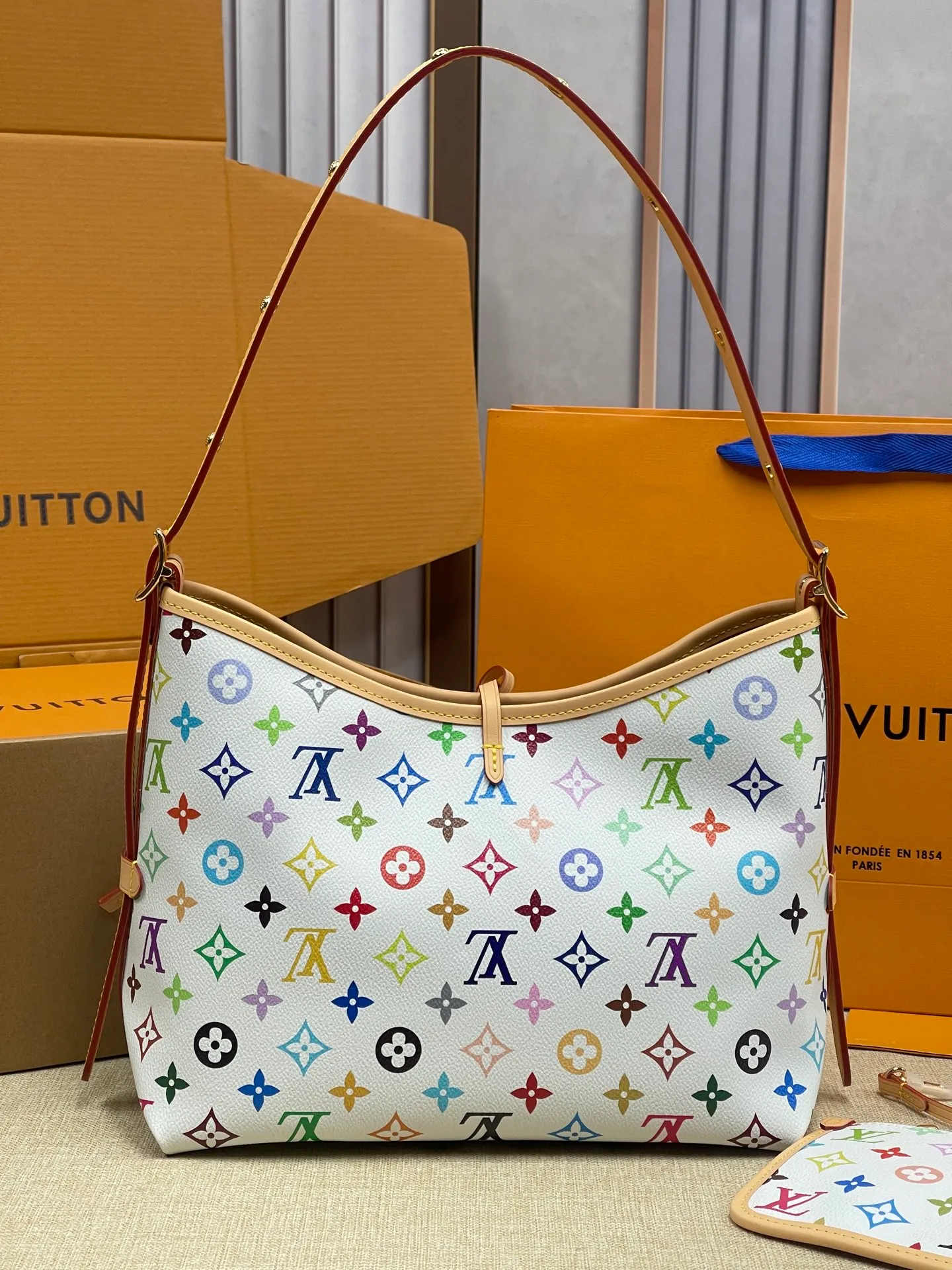 [Upgraded version] P520¥ Upgraded version High quality·Three-color gift box packaging💝Model M13661😘🔘Carryall PM bag (small size) The most worth buying Carryall three-color series ~ It’s simply yyds! 👜The Carryall handbag adopts the consistent design of the Lv family hobo handbag in appearance; it also adds a girly bow element🎀 Equipped with a detachable zippered mini bag, 🉑️ it can be used as a coin purse or can be equipped with its own chain. With some decorations, it can become a new small bag. It is multi-purpose and super practical. As a functional commuting tote bag, the Carryall combines the advantages of durability, versatility and never goes out of style. It can be worn whether you are cool or lazy 😎 Dimensions: 29 x 24 x 12cm