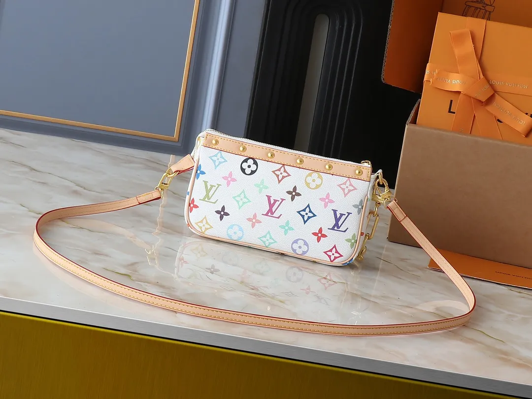 💰200💰Upgraded original M13663 M13404 M13440 M92649 This Pochette Accessoires handbag is made of coated canvas, with colorful Monogram patterns to interpret the smart style of the Louis Vuitton x Murakami cross-border collaboration series. Calf leather trim and dazzling hardware add to the sophisticated details, while the detachable shoulder strap and chain allow for flexible carry. Dimensions: 22.0 x 13.0 x 4.0 cm (length x height x width)