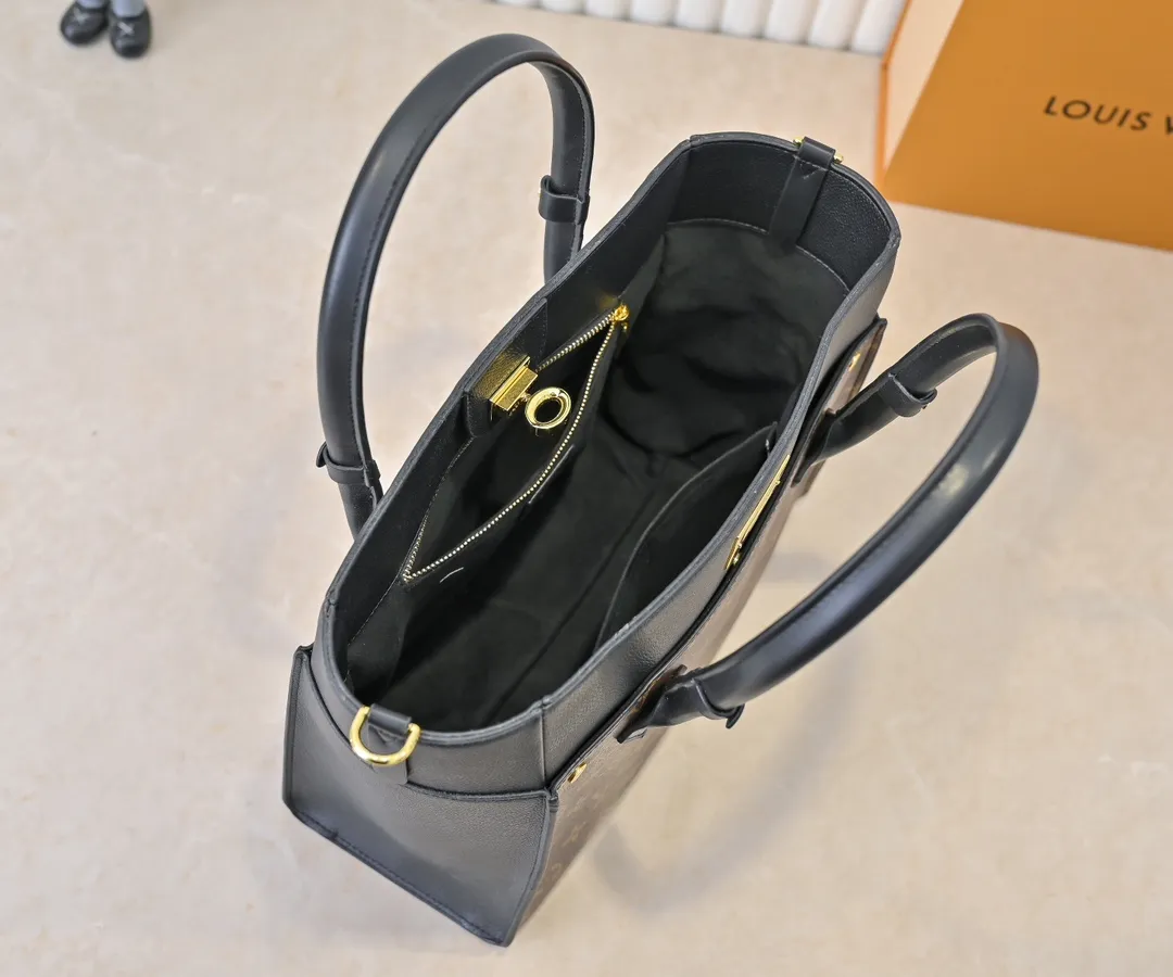 💰360💰Upgraded original [M53826 black embroidery M53825 apricot embroidery M53824 MM53823 presbyopia with black]🔥On My Side handbag shows the elegant fusion of calfskin and classic Monogram canvas. Contrasting canvas shapes the large outer pocket, creating a trompe l'oeil effect as if two handbags merge into one. Plenty of space can easily accommodate office needs, and the adjustable shoulder strap allows for a cross-body style. Dimensions: 30.5 x 24.5 x 14 cm (Length x Height x Width) - Calfskin and Monogram coated canvas - Cowhide leather trim - Microfiber lining - 2 top handles for hand or elbow carry - Adjustable shoulder strap for shoulder or cross-body wear - Lock closure - 2 outer pockets with magnetic closure - Zip pocket - 1 patch pocket