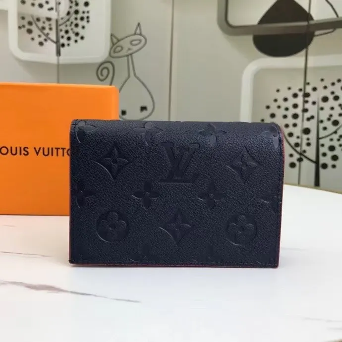 P150M80152 This Cléa wallet is made of Monogram Empreinte soft grained cowhide, embellished with Louis Vuitton's iconic Monogram embossed pattern. It has a stylish design, is exquisite and compact but has a spacious capacity. It is equipped with an external patch pocket, zipper coin pocket, banknote compartment and six credit card slots. Dimensions: 12 x 9 x 3.5 cm (length x height x width