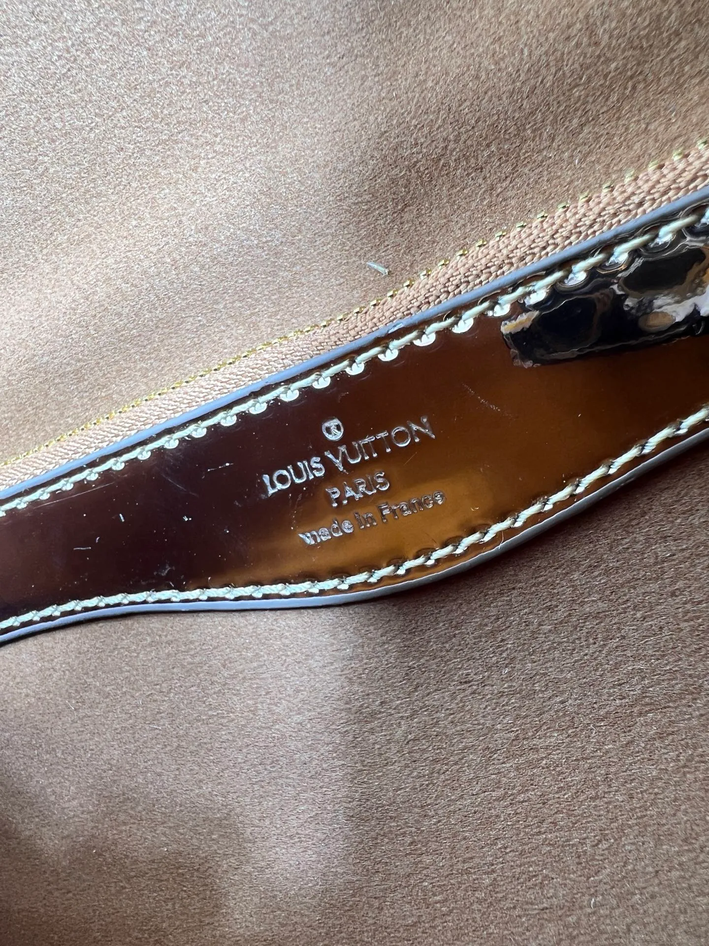 Batch 280💰Upgraded original M45985 M45988 Gold Silver This Diane handbag is classic Monogram cow leather trim and dazzling metal parts, with modern touches to interpret the new season interest. The zippered interior pocket keeps valuables secure, and the removable leather shoulder strap allows for a variety of carrying options. Dimensions: 24.0 x 15.0 x 9.0 cm (length x height x width)