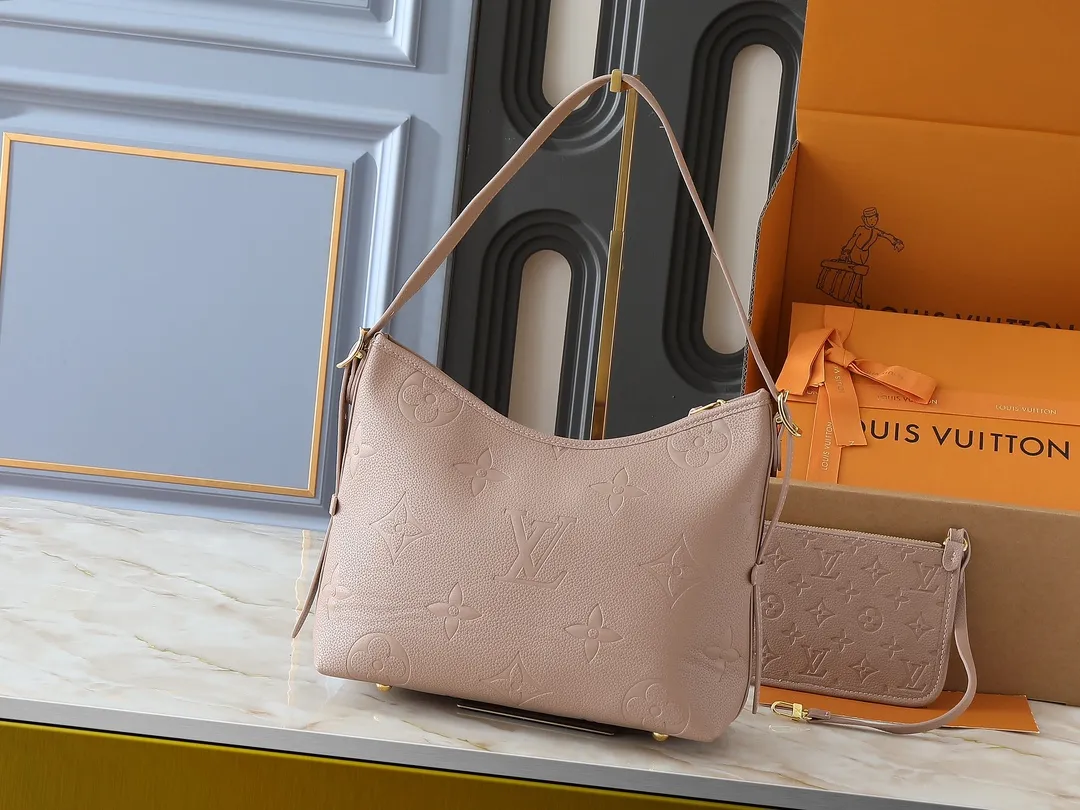 💰240💰Upgraded from the original M24141 M46288 M46293 M46277 M46298 M46203 CarryAll small handbag is made of Mono gram Empreinte embossed leather. It has a generous structure and a neat inner layer. The large inner bag adds functional elements. Comes with a Monogram embossed zipper clutch secured by a leather strap. A personal companion for urban life. Dimensions 29 x 24 x 12 cm (length x height x width)