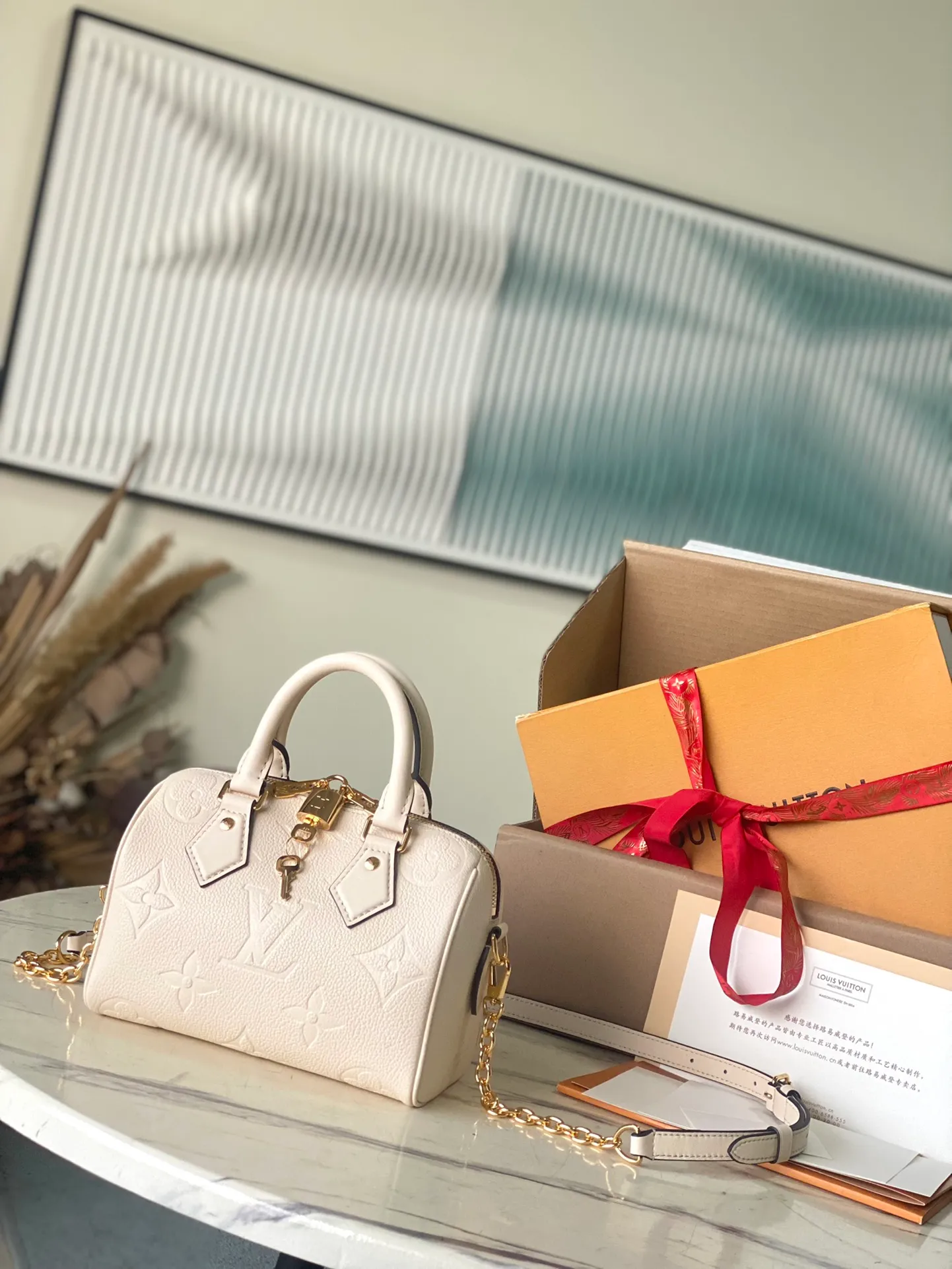 💰1160 (top layer leather) top original order M58954, support counter inspection, duty-free goods photos taken are consistent with the product, unopened packaging. This product is an exclusive duty-free product in the market and is the highest-end product. Inspection is supported. This product has passed strict inspection and is flawless. Please wear gloves when touching the product. This product is not returnable or exchangeable. Please confirm the product first and then remove the label on the handle. This product is temporarily not open to the public, only regular customers, and is in short supply. Dimensions: 20.5 x 13.5 x 12 cm