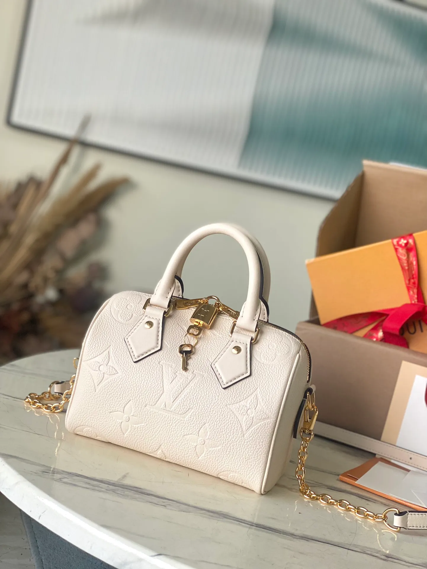 💰1160 (top layer leather) top original order M58954, support counter inspection, duty-free goods photos taken are consistent with the product, unopened packaging. This product is an exclusive duty-free product in the market and is the highest-end product. Inspection is supported. This product has passed strict inspection and is flawless. Please wear gloves when touching the product. This product is not returnable or exchangeable. Please confirm the product first and then remove the label on the handle. This product is temporarily not open to the public, only regular customers, and is in short supply. Dimensions: 20.5 x 13.5 x 12 cm