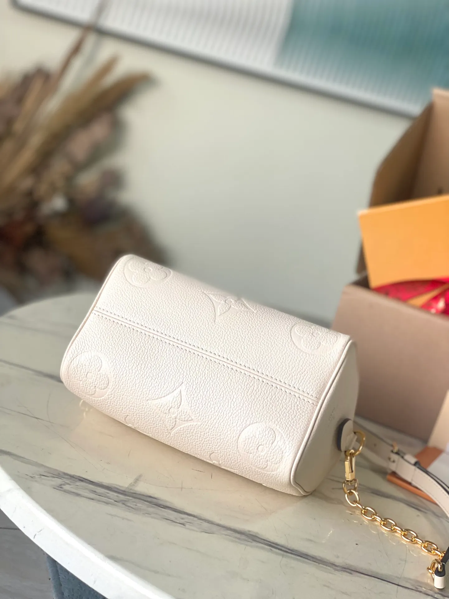 💰1160 (top layer leather) top original order M58954, support counter inspection, duty-free goods photos taken are consistent with the product, unopened packaging. This product is an exclusive duty-free product in the market and is the highest-end product. Inspection is supported. This product has passed strict inspection and is flawless. Please wear gloves when touching the product. This product is not returnable or exchangeable. Please confirm the product first and then remove the label on the handle. This product is temporarily not open to the public, only regular customers, and is in short supply. Dimensions: 20.5 x 13.5 x 12 cm