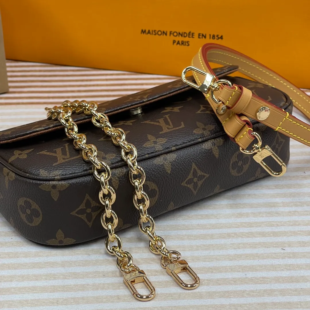 [Upgraded version] P540🐶Upgraded version. High quality. Semi-steel hardware❣️M81911🐶 Comes with complete packaging. Wallet On Chain Ivy handbag is made of Monogram canvas, inspired by the Sac Recoleta handbag of the 2000s. The card compartment and zippered inner pocket can accommodate daily needs, and the chain and adjustable leather shoulder strap are detachable, allowing for long and short shoulder and cross-body wear options. Dimensions: 23.5 x 12 x 4.3 cm