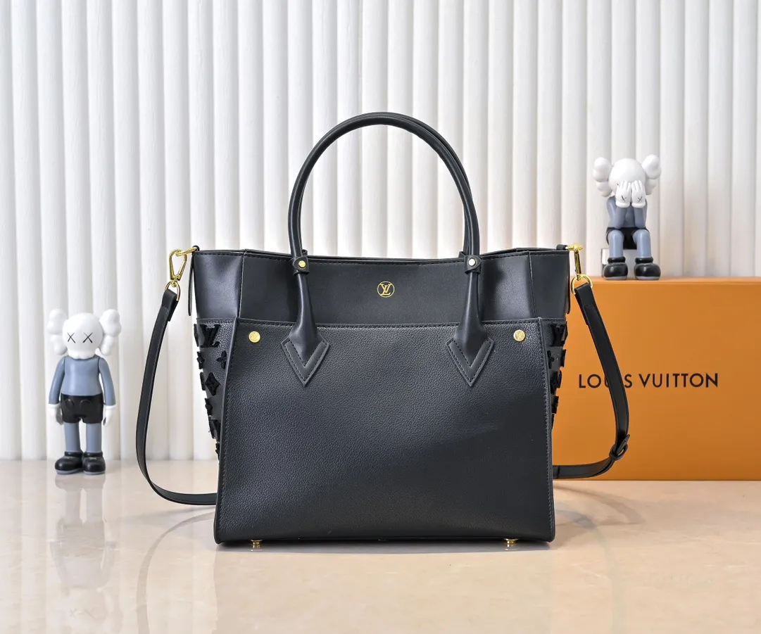 💰400💰Upgraded original [M53826 black embroidery M53825 apricot embroidery M53824 MM53823 presbyopia with black] 🔥On My Side handbag shows the elegant fusion of calfskin and classic Monogram canvas. Contrasting canvas shapes the large outer pocket, creating a trompe l'oeil effect as if two handbags merge into one. Plenty of space can easily accommodate office needs, and the adjustable shoulder strap allows for a cross-body style. Dimensions: 30.5 x 24.5 x 14 cm (L x H x W) - Calfskin and Monogram coated canvas - Cowhide leather trim - Microfiber lining - 2 top handles, can be carried by hand or on the elbow - Adjustable shoulder strap, can be worn on the shoulder or crossbody - Lock closure - 2 outer pockets with magnetic closure - Zip pocket - 1 patch pocket - 2 top handles for hand or elbow carry - Adjustable shoulder strap for shoulder or cross-body carry - Lock closure - 2 exterior pockets with magnetic closure - Zip pocket - 1 patch pocket