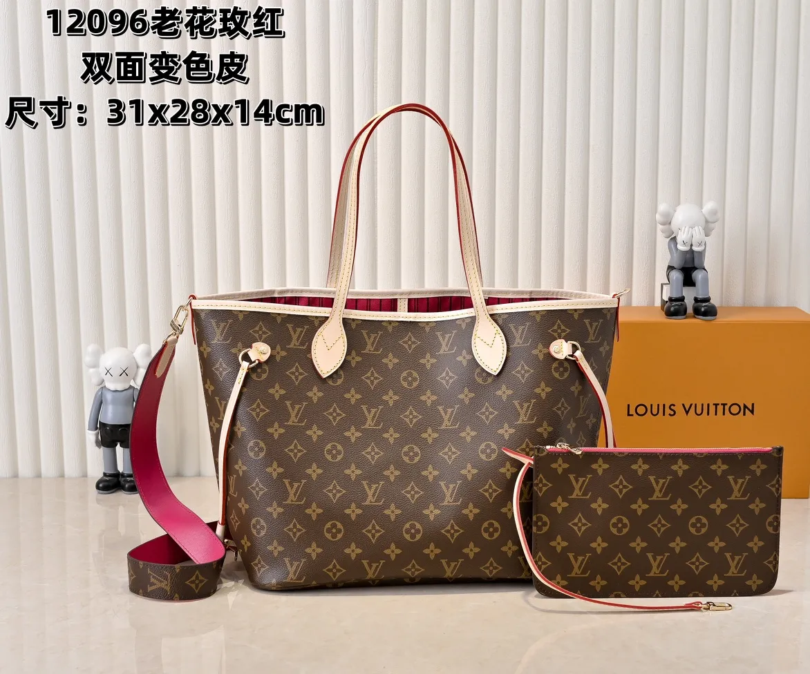 Batch 💰340 Guangzhou Upgraded Original Mother-in-Law Bag with Double-sided Discoloration Yellow Leather Model No. M12096 11947 12257 Presbyopia Red Presbyopia Yellow Presbyopia Red NEVERFULL INSIDE OUT Medium Handbag Neverfull Inside Out The medium handbag uses Monogram canvas and grained leather to interpret a new double-sided design. Its detachable pocket can easily be transformed into an outer bag or a compact shoulder bag. Detailed features 31 x 28 x 14 cm (Length x Height x Width) Cow leather/Monogram Coated canvas Grained cow leather and coated canvas cow leather trim Metal hardware Removable zip pocket Side straps Side hook closure Handles: Double handle