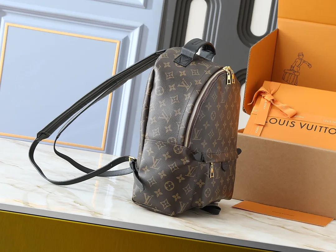 💰240💰Upgraded from the original version to the new version M44871 M44873 M44874 Made of Monogram Reverse canvas, this backpack is a personalized accessory for urban trendsetters, matching the energetic posture on the road. This backpack is lightweight, comfortable and practical, and its loose construction creates plenty of space. Dimensions: 28.0x 33.0x 16.0 cm (length x height x width)