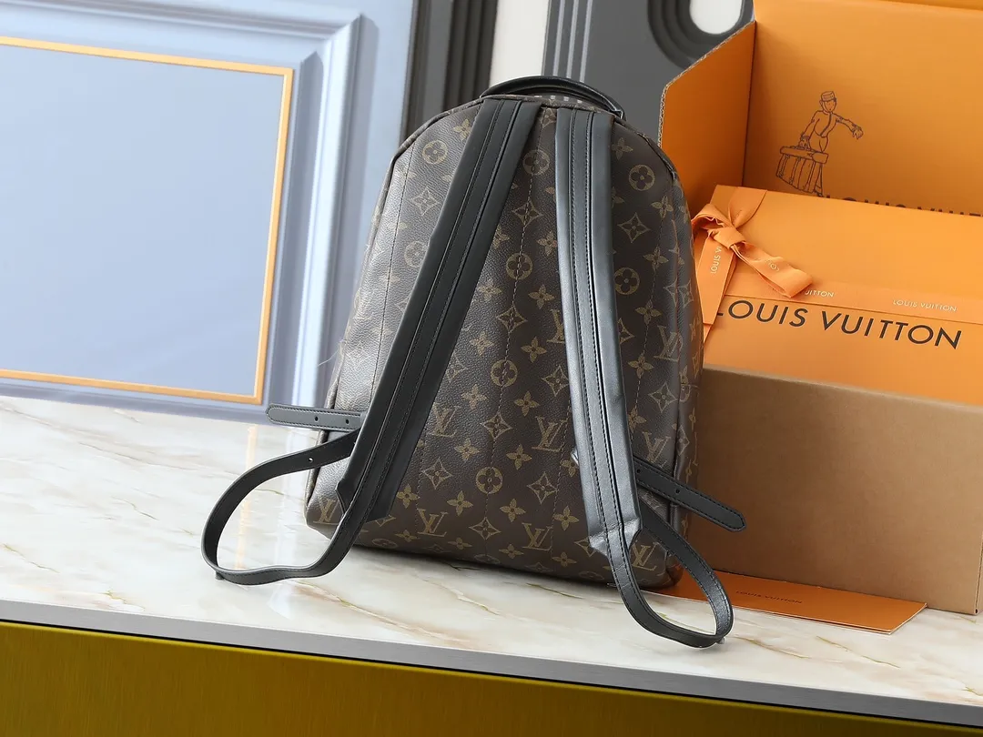💰240💰Upgraded from the original version to the new version M44871 M44873 M44874 Made of Monogram Reverse canvas, this backpack is a personalized accessory for urban trendsetters, matching the energetic posture on the road. This backpack is lightweight, comfortable and practical, and its loose construction creates plenty of space. Dimensions: 28.0x 33.0x 16.0 cm (length x height x width)