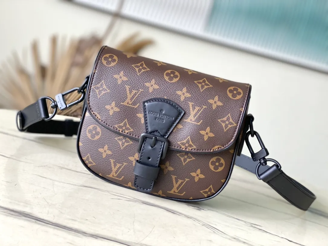 💰820 Top Original Order M47060 Presbyopia This Montsouris small messenger bag is made of Monogram Macassar coated canvas to create ample space, making it a perfect choice for daily travel. The retro structure and leather shoulder strap make it easy to wear in formal occasions. Dimensions: 20 × 17 × 7 cm