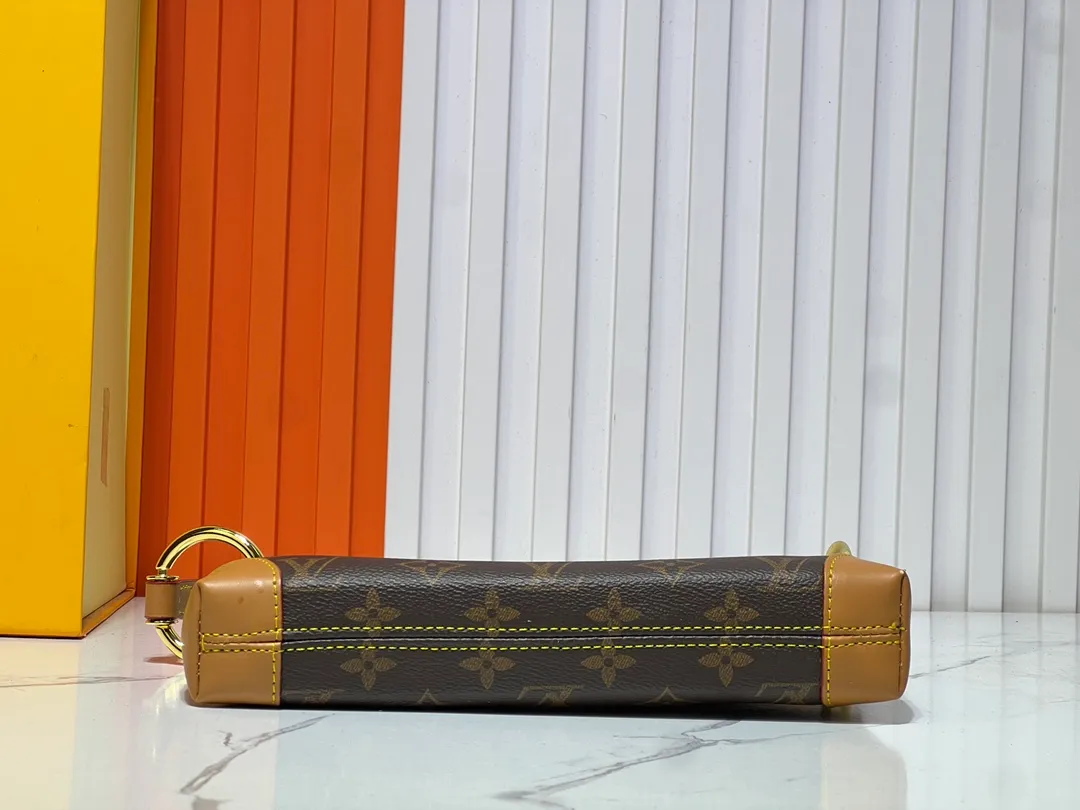 Batch 220💰Upgraded original M12174 This Pochette Sèvres belongs to the LV ski collection and is ready to shine in a "shiny" gun metal tone. It's crafted from signature Monogram Empreinte leather with pale gold hardware for an elegant contrast. The double zip closure features two pendants, one depicting an LV ring and the other displaying a crystal-embellished Monogram flower. Think of it as the perfect après-ski bag. Dimensions: 25 x 13 x 5 cm (length x height x width)