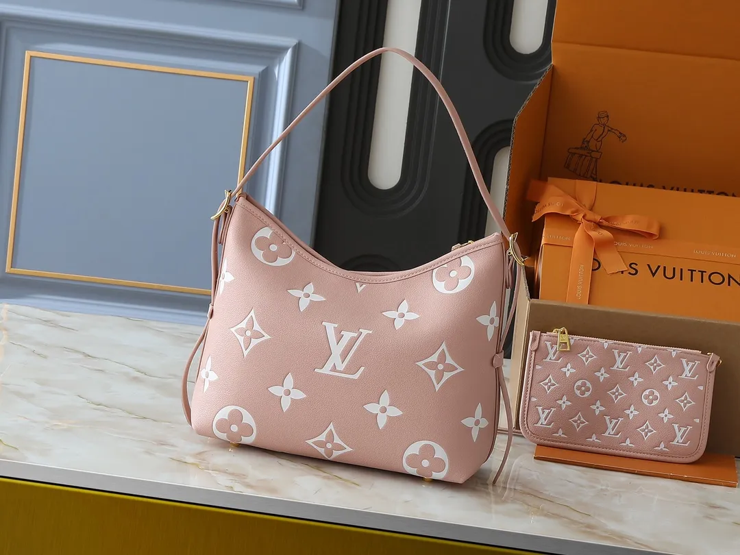 💰240💰Upgraded from the original M24141 M46288 M46293 M46277 M46298 M46203 CarryAll small handbag is made of Mono gram Empreinte embossed leather. It has a generous structure and a neat inner layer. The large inner bag adds functional elements. Comes with a Monogram embossed zipper clutch secured by a leather strap. A personal companion for urban life. Dimensions 29 x 24 x 12 cm (length x height x width)