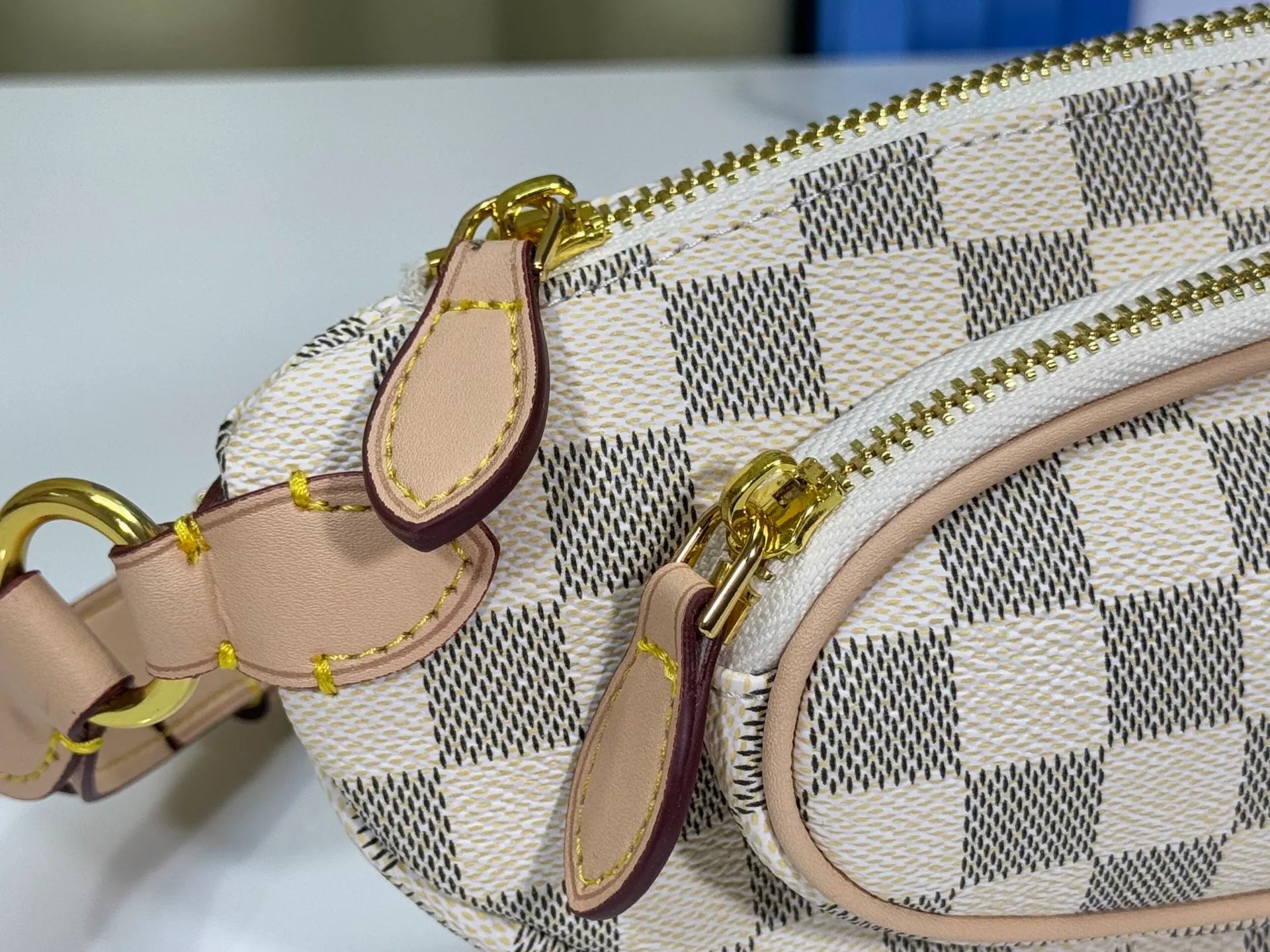 P220 upgraded original M14806 M00230 combines classic elements with new styles - checkerboard elements appear on dish-shaped waist bags and small square hand bags, which are both recognizable and fresh. Size 28-13-3