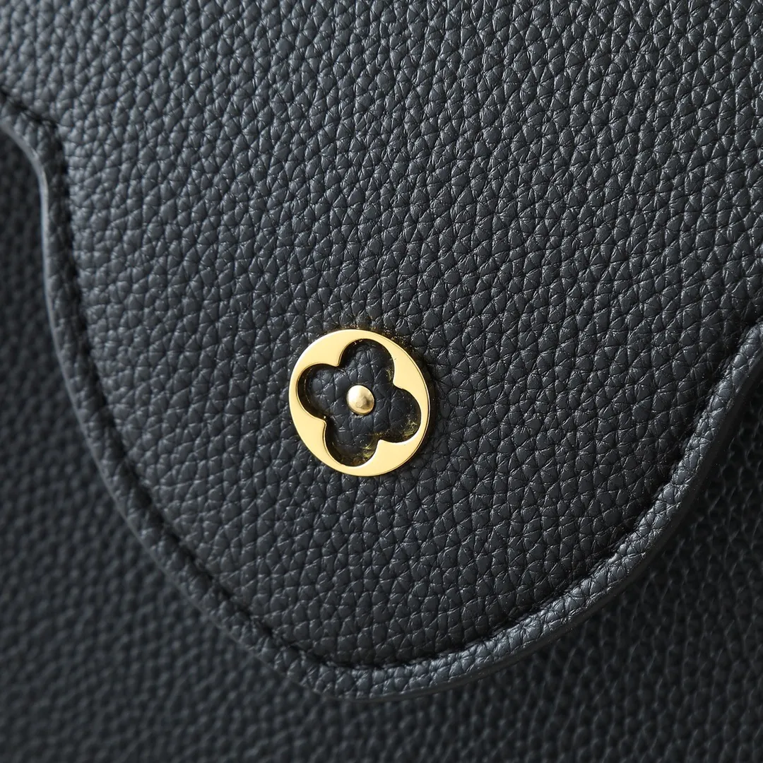 💰400💰Guangzhou goods Upgraded original M13027 M24879 M24620 M24607 This large Capucines Souple handbag relies on tanning technology to give the glossy grained cow leather a soft texture, interpreting an enlarged version of the brand's classic configuration. Plenty of space for daily commuting and weekend travel. Dimensions: 38.0 x 23.0 x 16.0 cm (length x height x width)