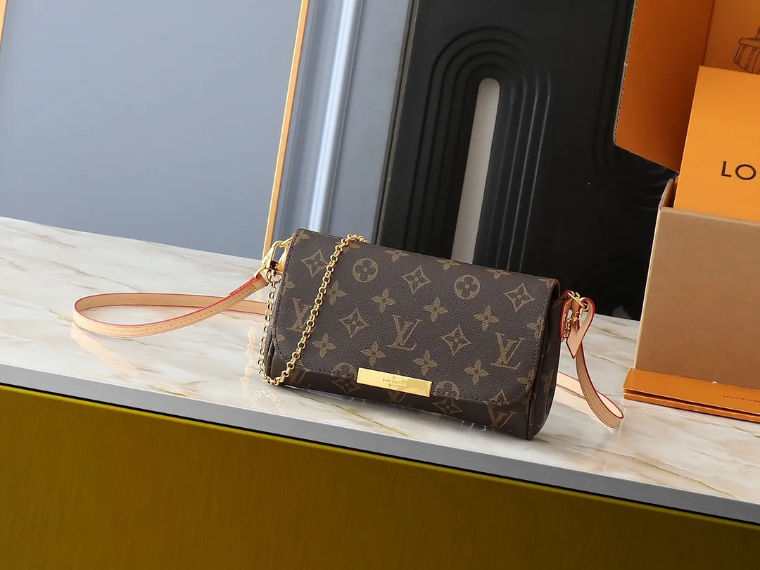 💰160💰Upgraded original M40717 presbyopic N41277 white check N41276 brown check This is a small and lightweight handbag made of Monogram canvas. It is a classic style that you can carry on any occasion. The magnet adsorption buckle is more convenient to use. Dimensions: 24.0 x 14.0 x 5.0 cm (length x height x width)