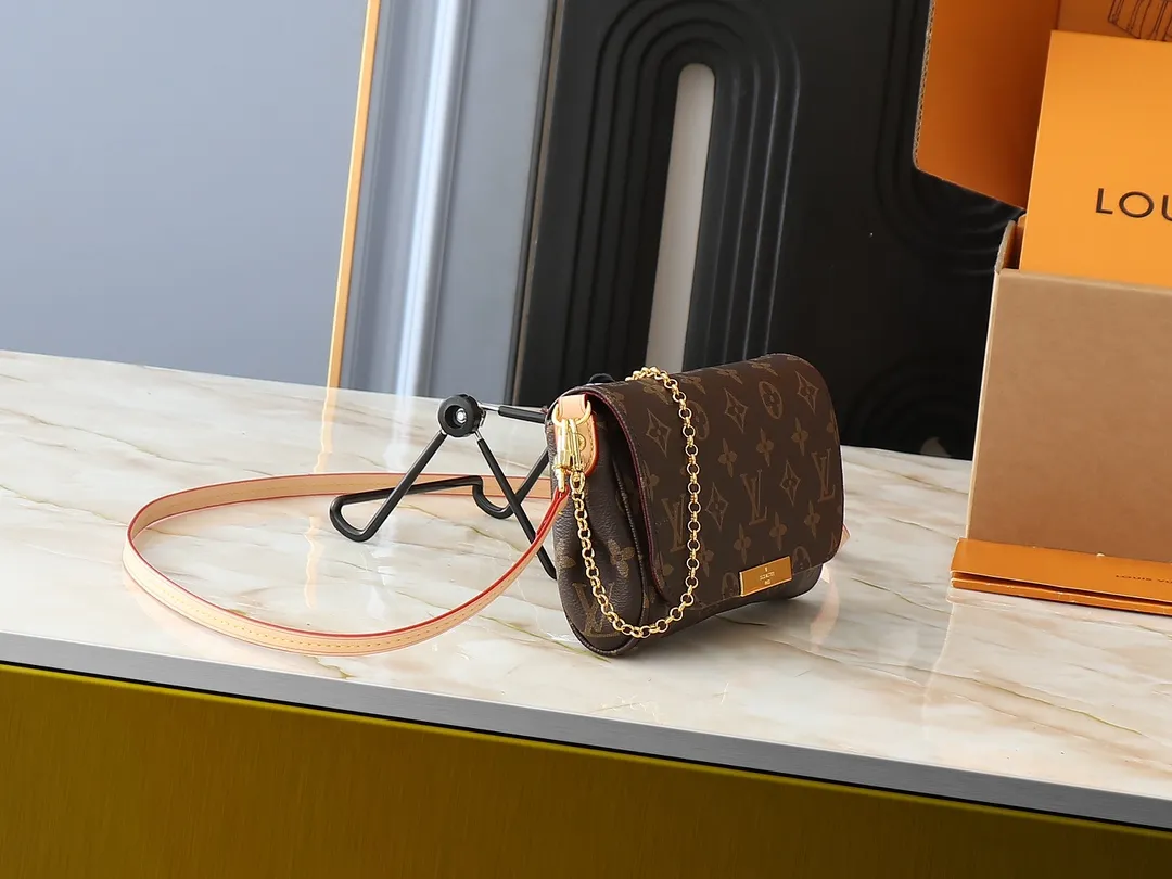 💰160💰Upgraded original M40717 presbyopic N41277 white check N41276 brown check This is a small and lightweight handbag made of Monogram canvas. It is a classic style that you can carry on any occasion. The magnet adsorption buckle is more convenient to use. Dimensions: 24.0 x 14.0 x 5.0 cm (length x height x width)