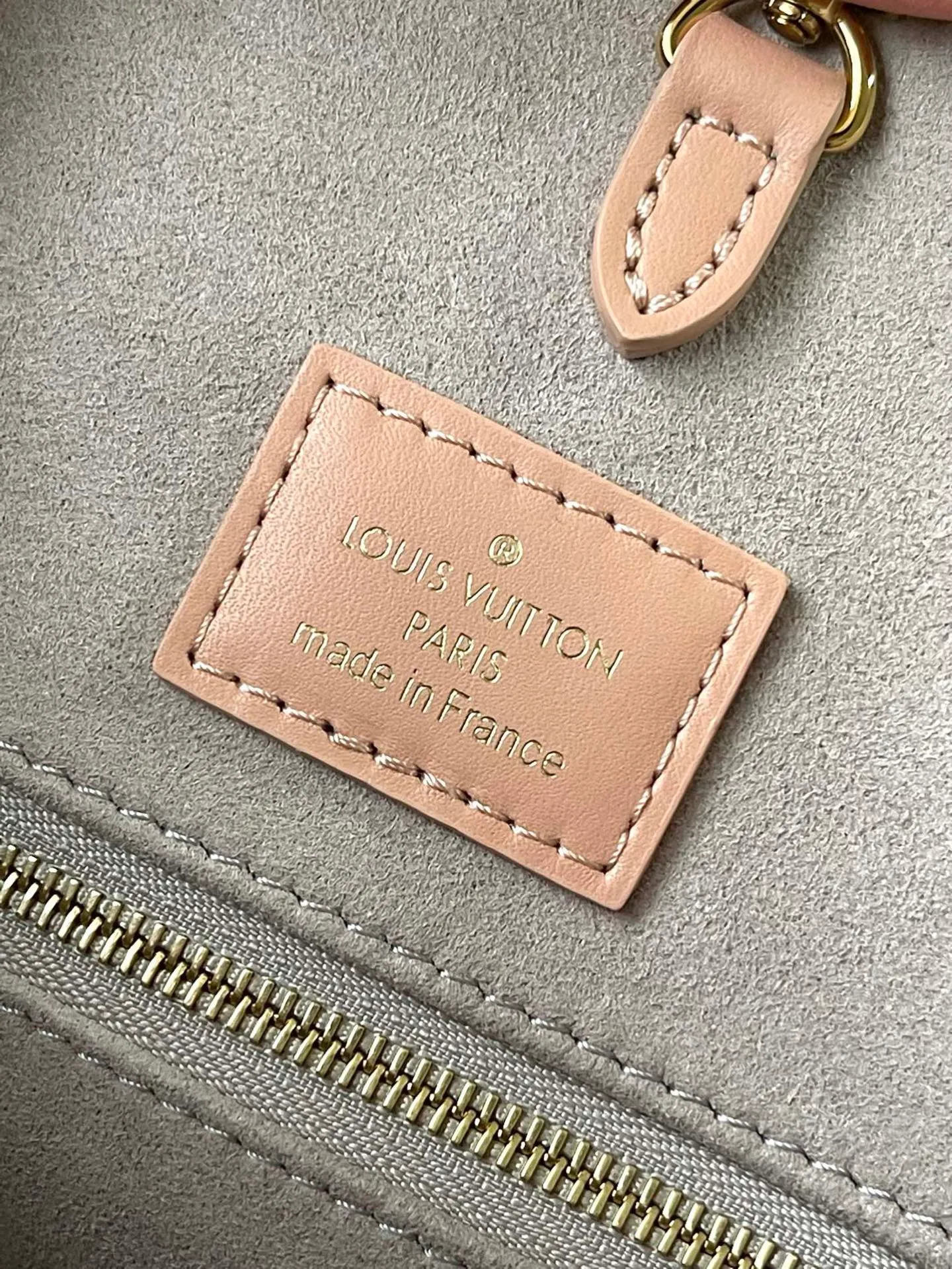 💰1120 (top layer leather) top original order M46286. Support counter inspection. Photos taken of duty-free goods are consistent with the product without unpacking. This product is an exclusive duty-free product in the market and is the highest-end product. Inspection is supported. This product has passed strict inspection and is flawless. Please wear gloves when touching the product. This product is not returnable or exchangeable. Please confirm the product first and then remove the label on the handle. This product is temporarily not open to the public, only regular customers, and is in short supply. Dimensions: 35 x 27 x 14 cm