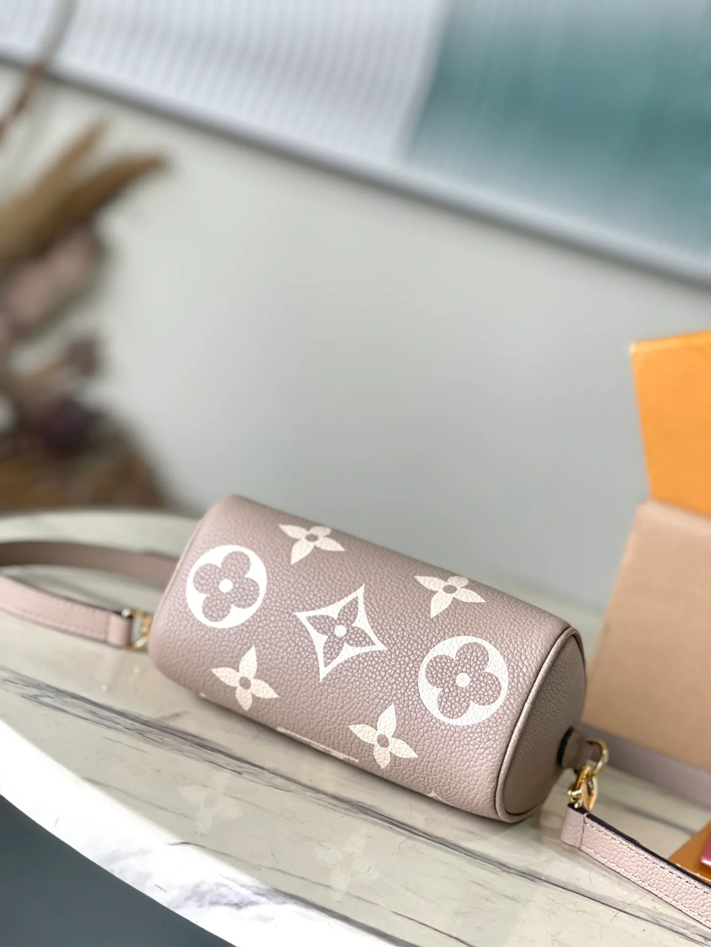 💰880 (top layer leather) top original order M82890 This product is the exclusive duty-free product in the market and is the highest-end product. It supports inspection. This product has passed strict inspection and is flawless. Please wear gloves when touching the product. This product is not returnable. Please confirm the product first and then remove the label on the handle. This product is temporarily not open to the public, only for regular customers, and is in short supply. Dimensions: 16 x 10 x 7.5 cm