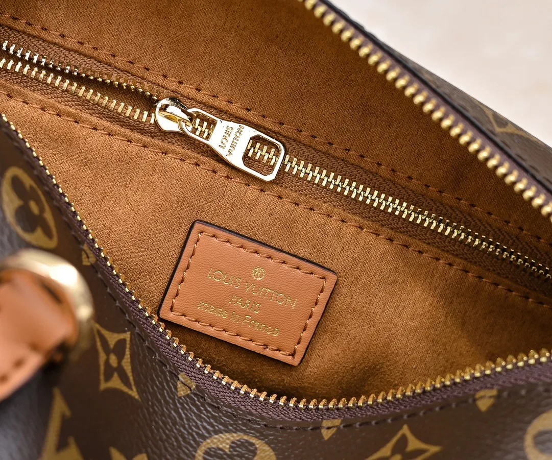 P460 exclusive real shot - upgraded version ‼ ️LV presbyopic leather hand-held crossbody bag, model M68169, with long shoulder strap, 2025 new fashion women's bag shoulder bag presbyopic leather shoulder strap genuine leather handbag, large capacity [strong] size: 28x20x11.5