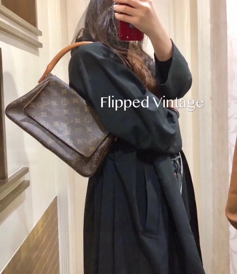 Batch 300💰🔥supermodel bella’s same style🔥🔥LV round handle shoulder bag! 51147 exclusive ⛱️delivery wide shoulder strap! 🔥A very attractive and practical bag! ! looping series A rare round handle shoulder bag from Lvjia! Very chic ❤️❤️ The inside is made of brown cloth, so you won’t be afraid of aging no matter how long you store it! The capacity is sufficient. You can recite the style of a big name in minutes. Size: 28-18-9 without handle