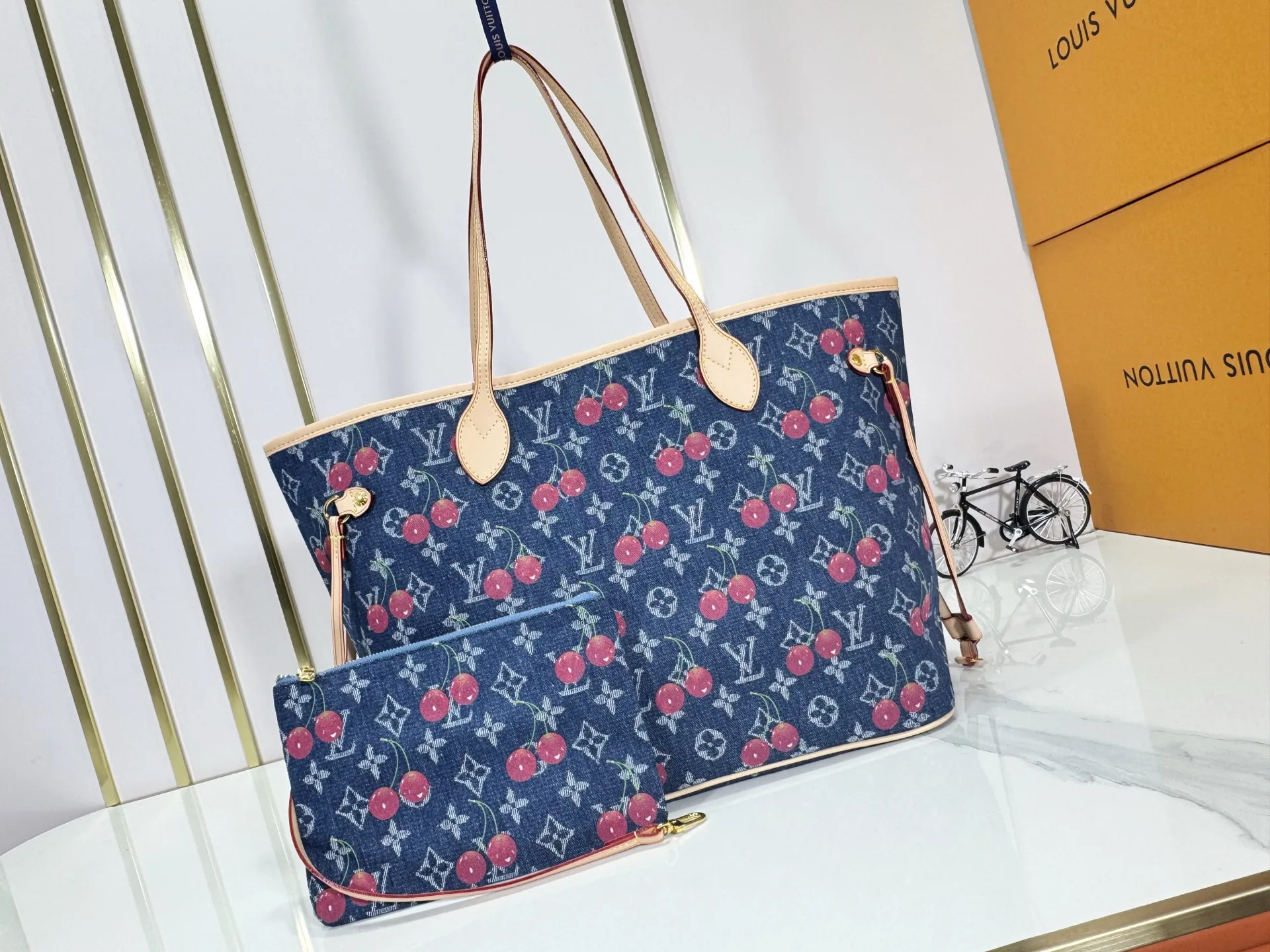 P280 M13192 M40995 M46865 Upgraded original embroidered jacquard cherry Lv co-branded cherry series🍒Neverfull classic denim denim shopping bag! Hardcore product! A classic that cannot be copied! The most classic and best-selling color! There is texture! Tasty! Everyone can feel it after getting it! Size: 32X15X28