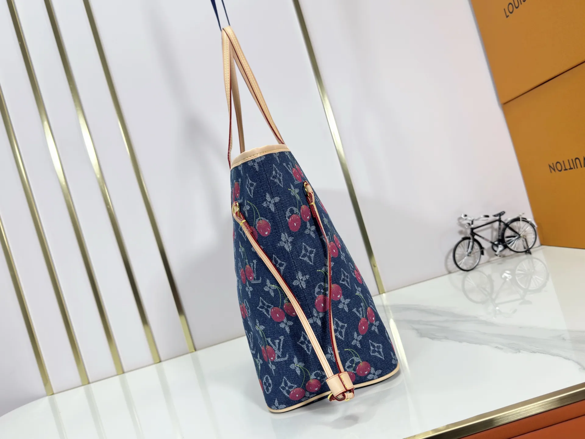 P280 M13192 M40995 M46865 Upgraded original embroidered jacquard cherry Lv co-branded cherry series🍒Neverfull classic denim denim shopping bag! Hardcore product! A classic that cannot be copied! The most classic and best-selling color! There is texture! Tasty! Everyone can feel it after getting it! Size: 32X15X28