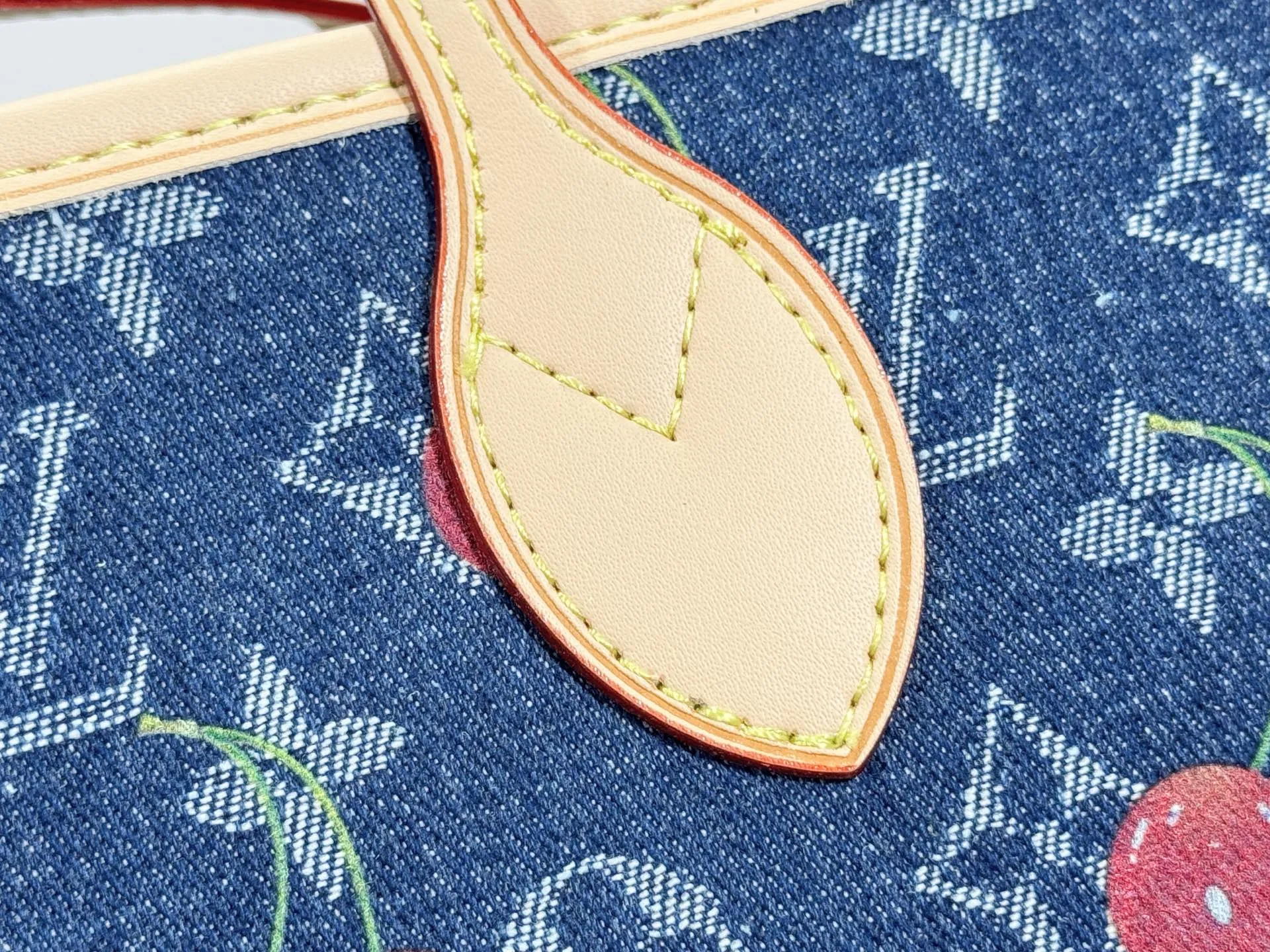 P280 M13192 M40995 M46865 Upgraded original embroidered jacquard cherry Lv co-branded cherry series🍒Neverfull classic denim denim shopping bag! Hardcore product! A classic that cannot be copied! The most classic and best-selling color! There is texture! Tasty! Everyone can feel it after getting it! Size: 32X15X28