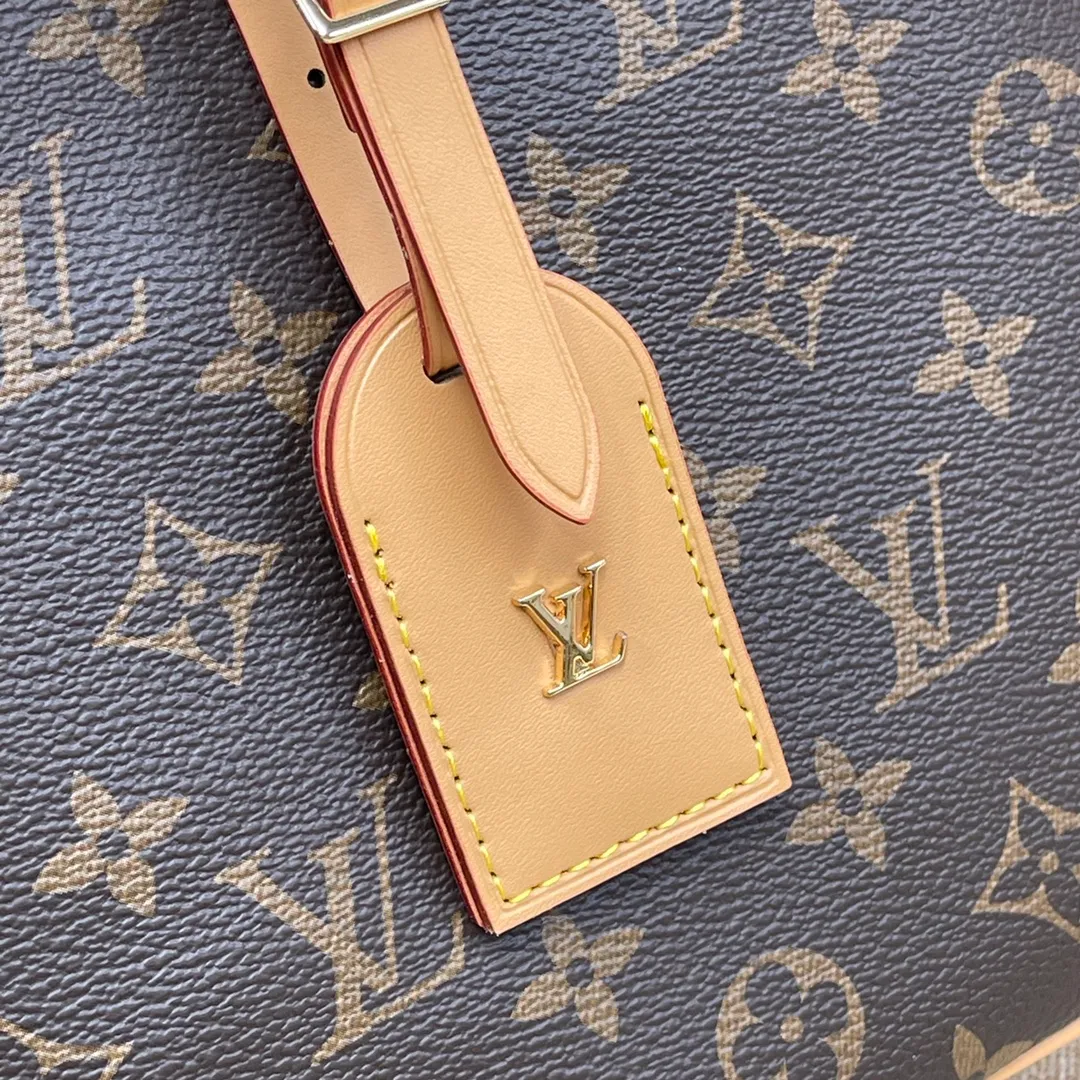 [Upgraded version] P500¥ Upgraded version · Comes with gift box packaging🎁❣️BOITE CHAPEAU handbag apple bag M52294 Nicolas Ghesquière is shaped like a classic hat box. Dimensions 20.0 x 22.5 x 8.0 cm, multiple carrying methods, double shoulder, single shoulder, crossbody, hand carry