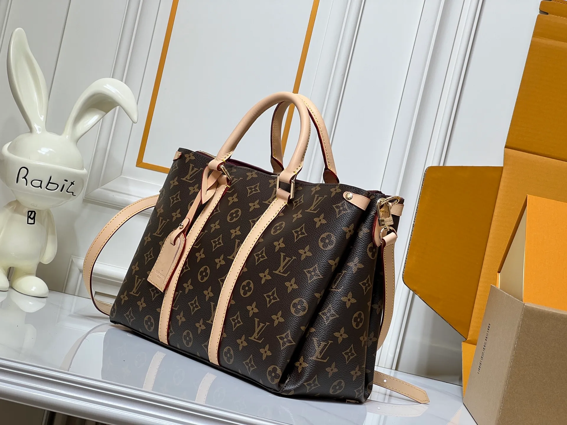 Batch 300💰 Upgraded original large size Newly arrived OPEN HANDBAG handbag M44816 M44815 M44818 Black Pink Red Presbyopia Open Handbag is made of selected Monogram canvas and decorated with classic details, including side branches and two-sided textured leather trim, gold rivets and nails classic leather luggage tags, top handles and detachable and adjustable length shoulder straps. Large 35x24x15, small 29.0×19.0×10.0cm