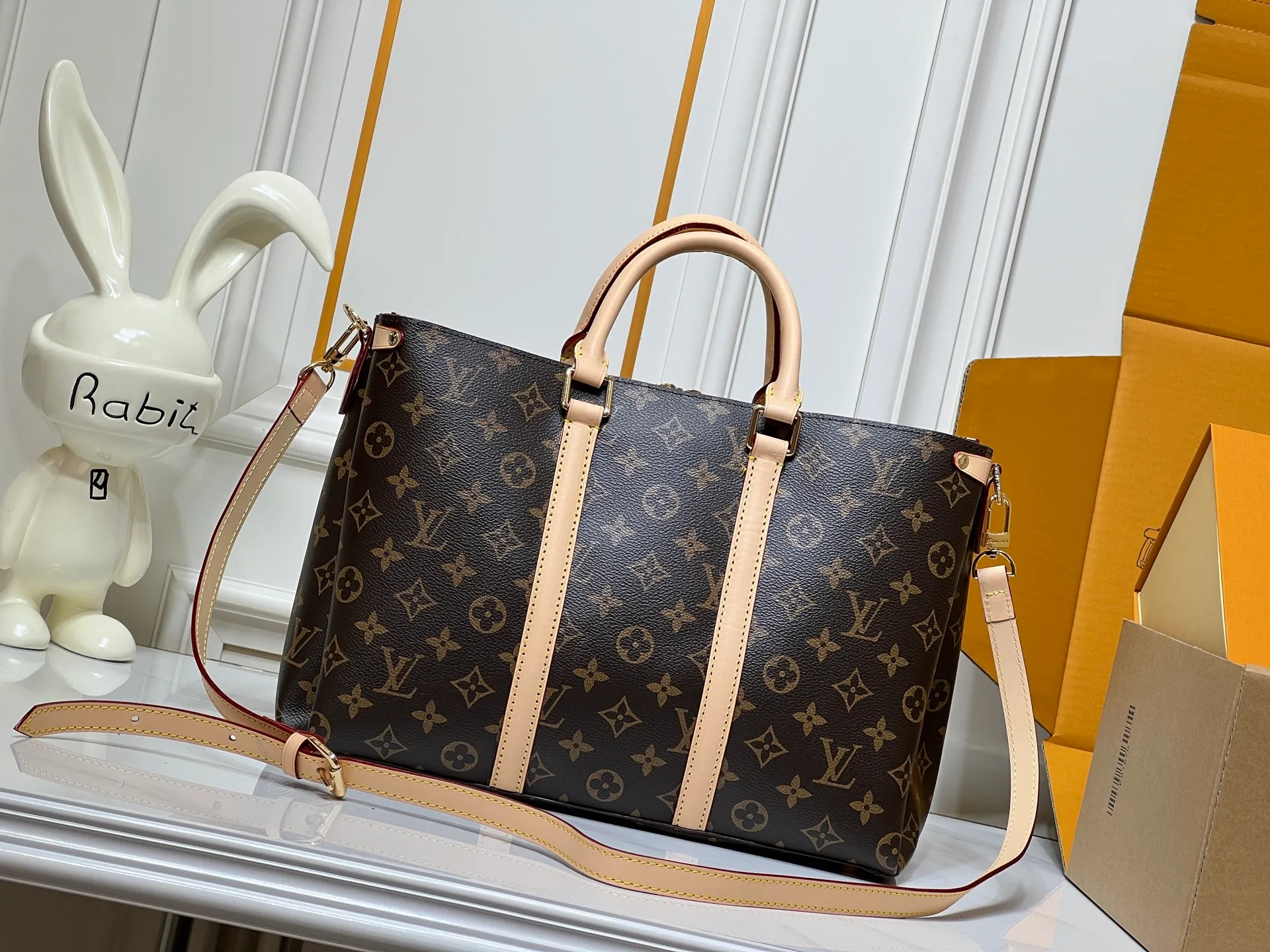 Batch 300💰 Upgraded original large size Newly arrived OPEN HANDBAG handbag M44816 M44815 M44818 Black Pink Red Presbyopia Open Handbag is made of selected Monogram canvas and decorated with classic details, including side branches and two-sided textured leather trim, gold rivets and nails classic leather luggage tags, top handles and detachable and adjustable length shoulder straps. Large 35x24x15, small 29.0×19.0×10.0cm