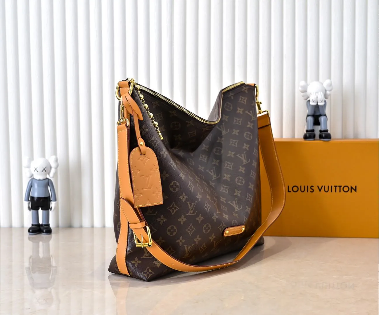 Batch 320💰LV METIS handbag M14018 M13986 Smart, intelligent and meticulously crafted, Métis made of Monogram canvas fulfills its promise with its own attitude. With its emphasis on lines and silhouettes, the Métis handbag combines the versatility required of a modern handbag with the elegance and charm of Louis Vuitton's heritage. Two detachable shoulder straps, can be used to carry, carry or carry on the shoulder. Size 48x36x12cm,