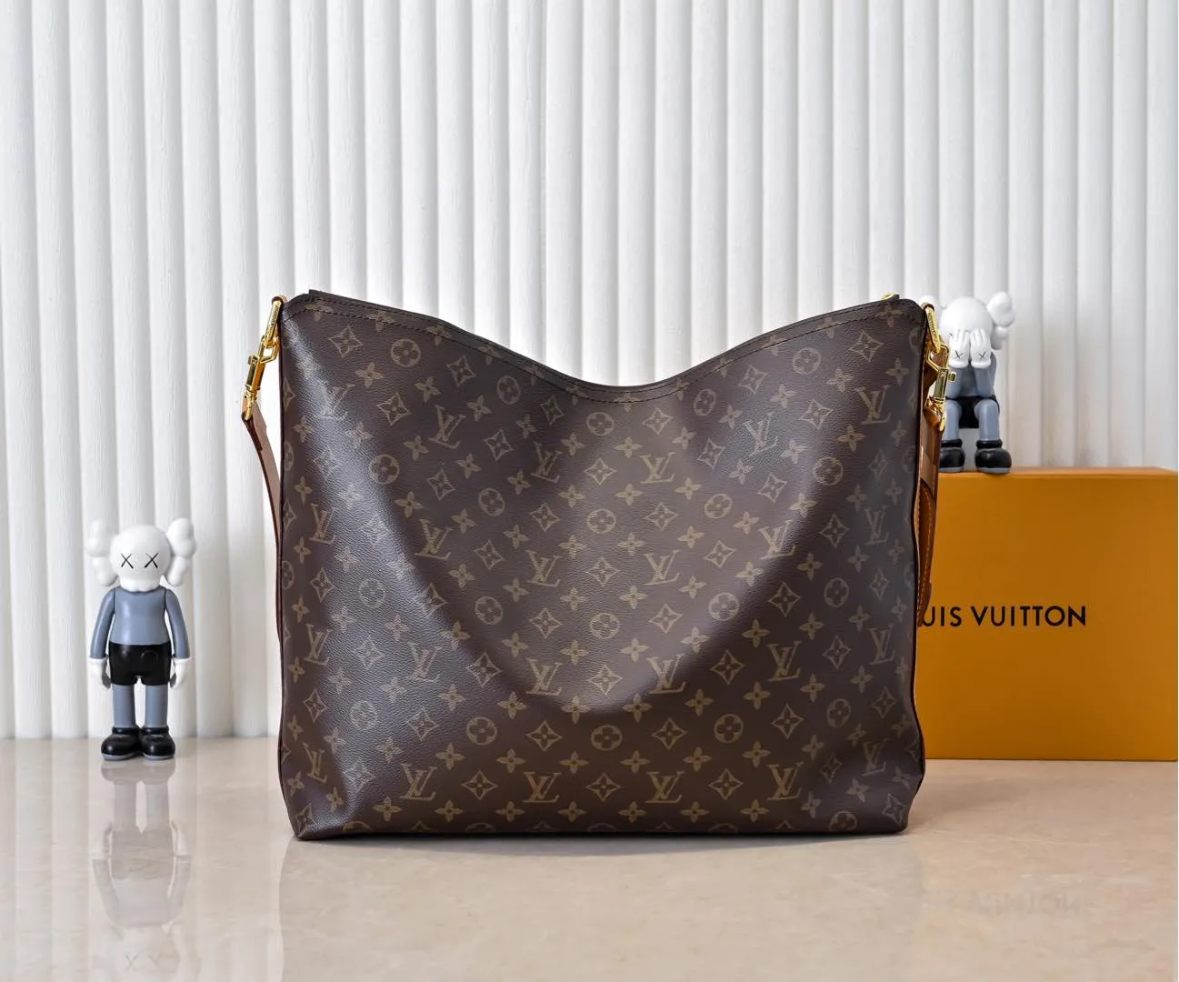 Batch 320💰LV METIS handbag M14018 M13986 Smart, intelligent and meticulously crafted, Métis made of Monogram canvas fulfills its promise with its own attitude. With its emphasis on lines and silhouettes, the Métis handbag combines the versatility required of a modern handbag with the elegance and charm of Louis Vuitton's heritage. Two detachable shoulder straps, can be used to carry, carry or carry on the shoulder. Size 48x36x12cm,