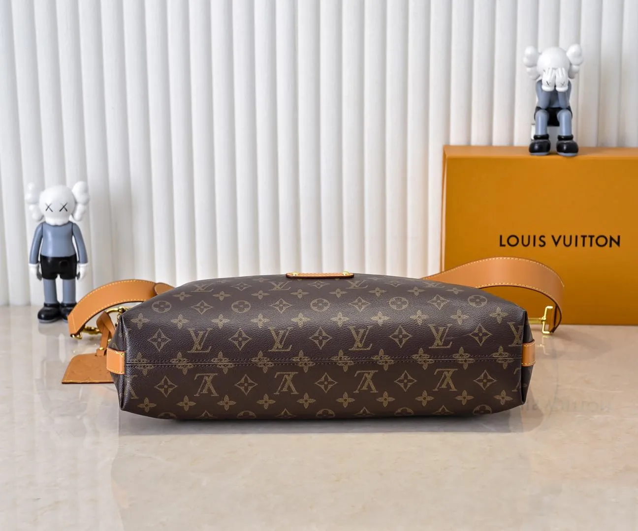 Batch 320💰LV METIS handbag M14018 M13986 Smart, intelligent and meticulously crafted, Métis made of Monogram canvas fulfills its promise with its own attitude. With its emphasis on lines and silhouettes, the Métis handbag combines the versatility required of a modern handbag with the elegance and charm of Louis Vuitton's heritage. Two detachable shoulder straps, can be used to carry, carry or carry on the shoulder. Size 48x36x12cm,