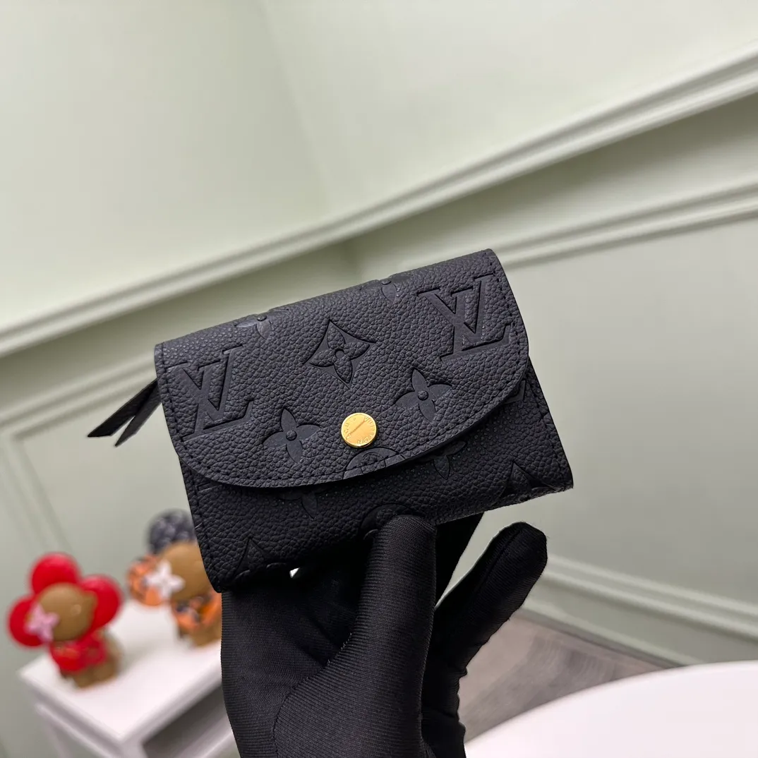Factory price 280 [Top original order] M81455 black top layer cowhide👏👏This Rosalie coin purse is made of Monogram Empreinte embossed soft grain cowhide. It opens with a round flip cover and has a compact configuration. It has a zipper coin pocket, patch pocket and card compartment inside. Louis Vuitton logo-engraved snaps secure the closure. Size: 11X8X2.5cm.