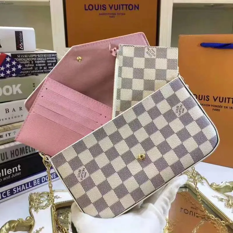 P140 Model: 61276 Size 21/11/2 Introduction: The Louis vuitton Felicie three-piece handbag is elegant and luxurious. It contains two detachable pockets and is a fashionable choice for carrying and organizing your daily necessities. It is more than just a wallet, after removing the gold chain, it can also be used as a charming clutch or small handbag ""