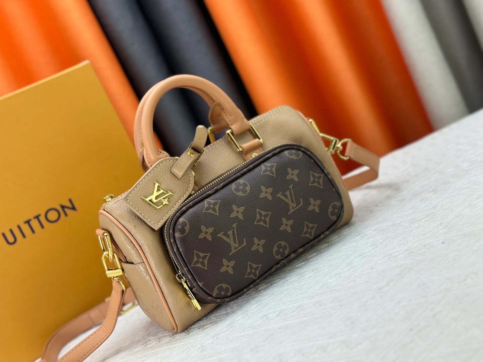 P260 Upgraded original M13988 full leather black M12627 khaki presbyopia, black grass green 46271 black flower This Keepall Bandoulière 25 handbag is made of grain leather with suede details and distressed metal parts. The Monogram canvas outer bag is opened with a cord zipper, making it easy to access and place your belongings. Removable and adjustable leather shoulder strap provides comfortable shoulder carrying experience. Length, height and width: 25x15x11cm