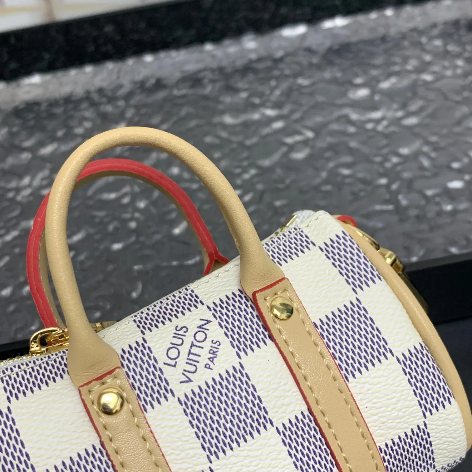 💰200 shipped😍 MINI KEEPALL bag charm and keychain ☀️Louis Vuitton Louis Vuitton lv mini pillow bag pendant ☀️This Mini Keepall bag charm and keychain condenses the classic handbag configuration, boldly showing the spirit of adventure. Monogram canvas with LV inscribed hook buckle, whether hung on a belt or handbag, its zipper closure and built-in keychain ensure secure storage