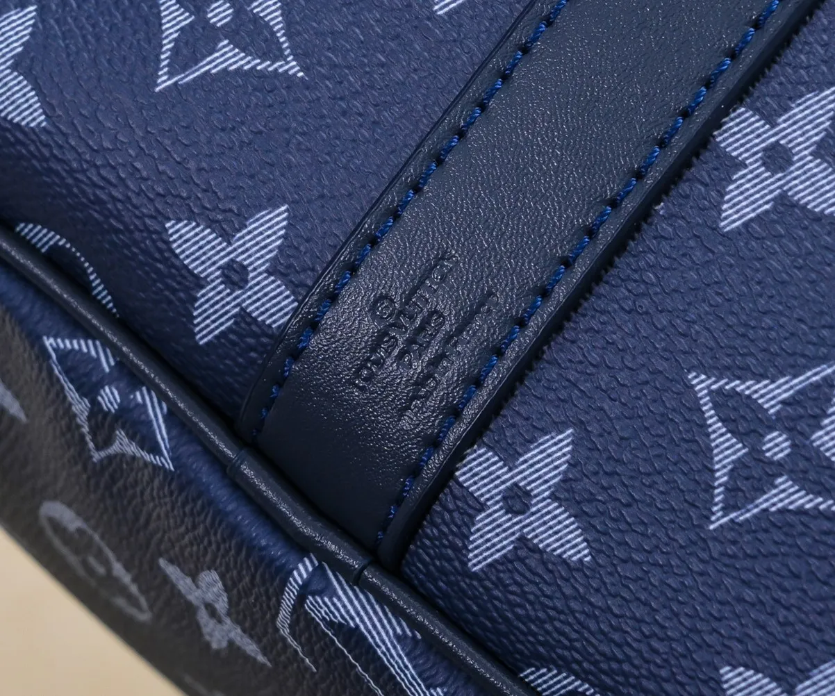 Batch 460M11558 41416 41414 Black Gradient Blue Green Louis Vuitton LV 24FW Monogram New Presbyopic Bag Louis Vuitton LV 24FW New Monogram Black Presbyopic Gradient Blue Presbyopic Series Messenger Messenger Bag Montsouris Satchel Keepall 55 Travel Bag Multiple Classic Styles Size: 55X27X20CM