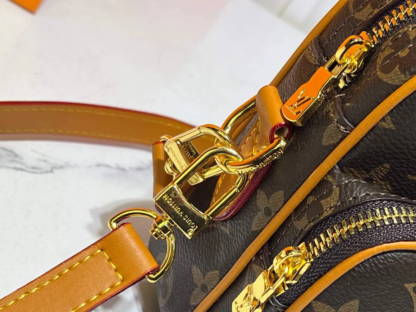 Batch 300💰 M14016 Second-hand series crossbody bag Louis retro crossbody bag, antique! A classic in Monogram canvas! Showing natural elegance. Carry it casually across the body for a more fashionable appeal. This exquisite presbyopic cross-body shoulder bag measures 22x16.5x8.