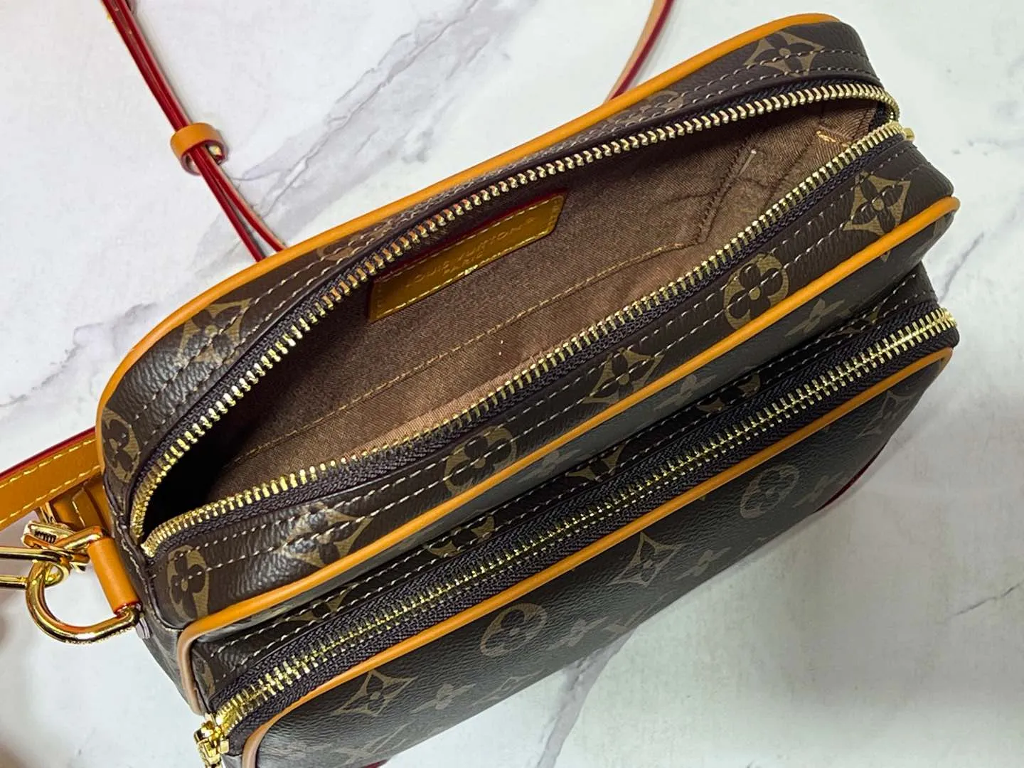 Batch 300💰 M14016 Second-hand series crossbody bag Louis retro crossbody bag, antique! A classic in Monogram canvas! Showing natural elegance. Carry it casually across the body for a more fashionable appeal. This exquisite presbyopic cross-body shoulder bag measures 22x16.5x8.